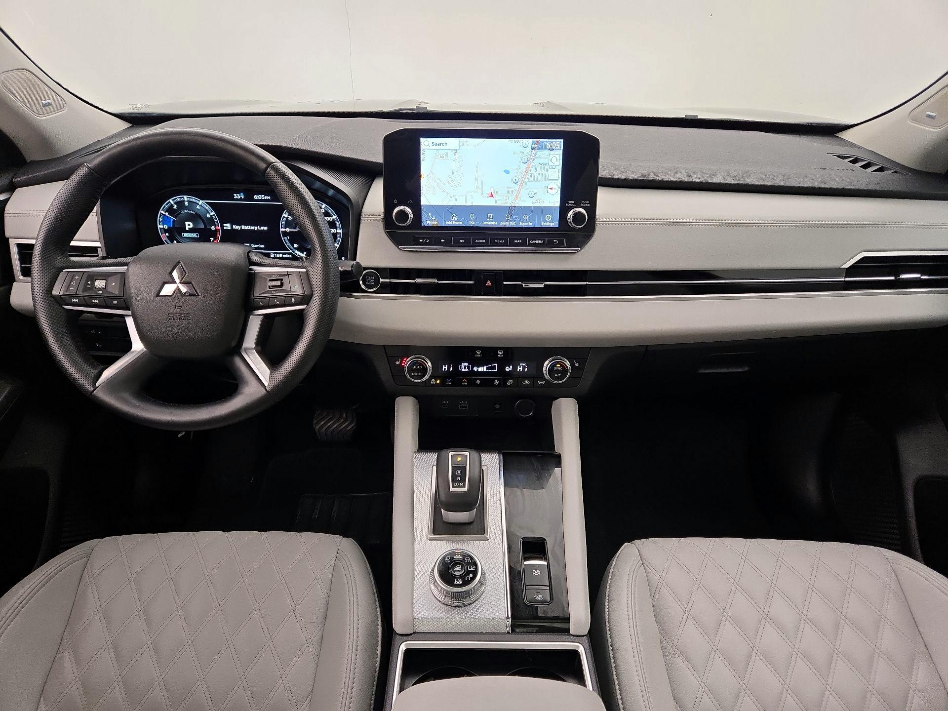 Thumbnail: 2024 Mitsubishi Outlander - 9