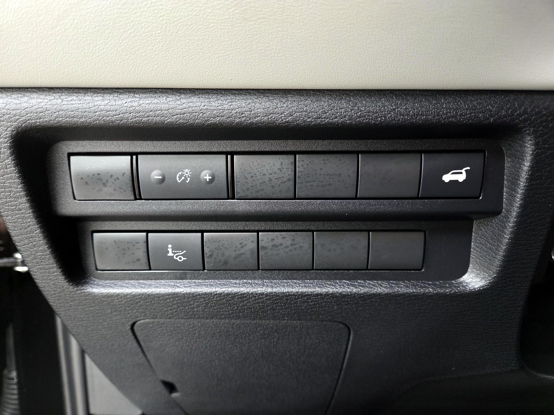 Thumbnail: 2024 Mitsubishi Outlander - 13