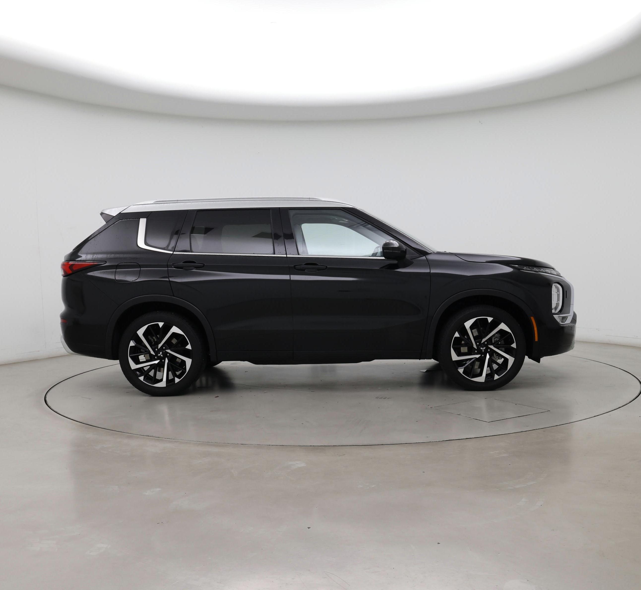 Thumbnail: 2024 Mitsubishi Outlander - 7