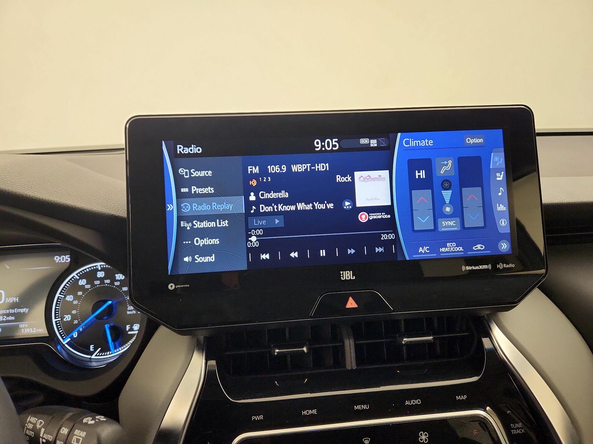 Thumbnail: 2021 Toyota Venza - 14