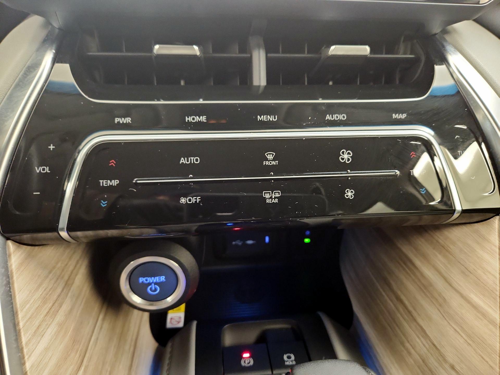 Thumbnail: 2021 Toyota Venza - 15