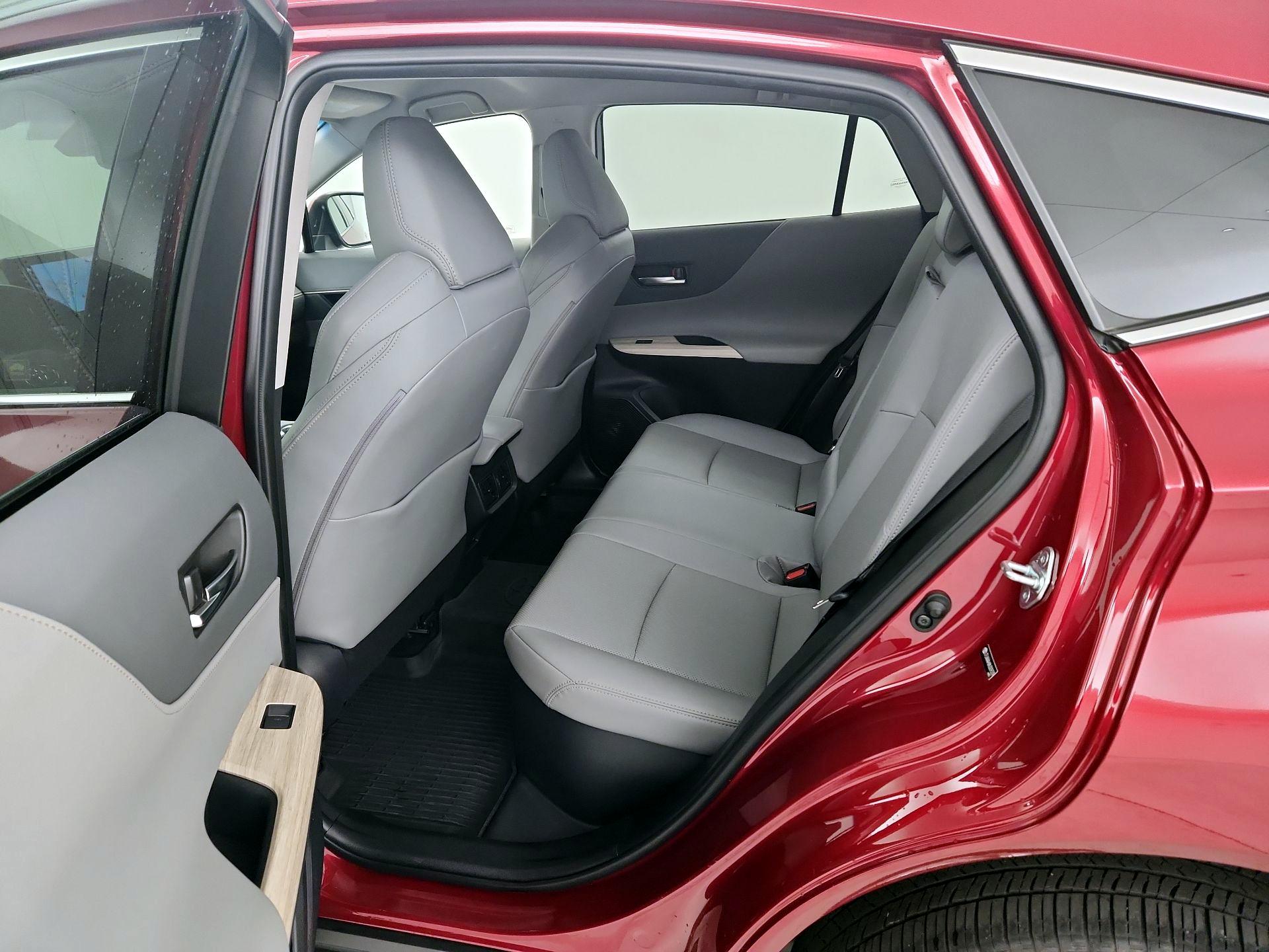 Thumbnail: 2021 Toyota Venza - 18