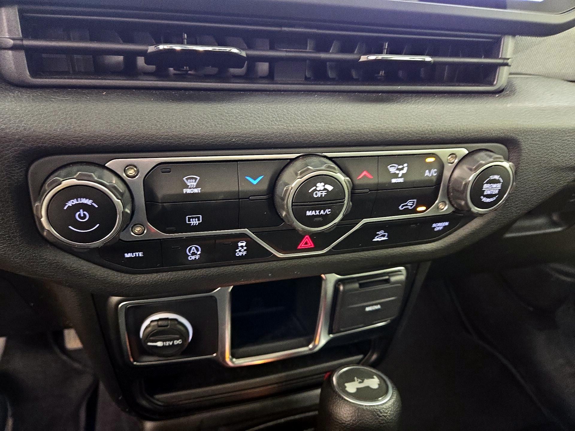 Thumbnail: 2024 Jeep Wrangler - 16