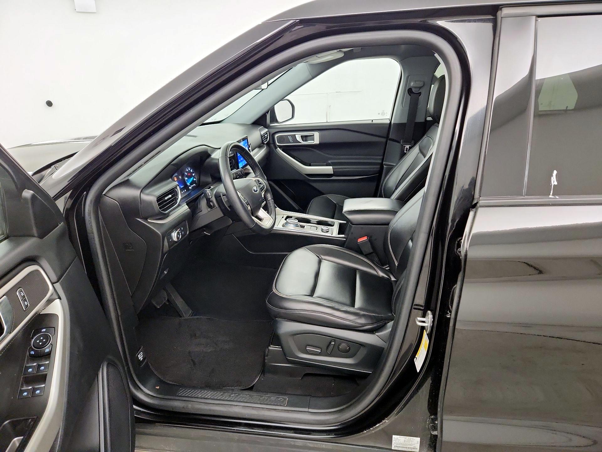 Thumbnail: 2021 Ford Explorer - 9