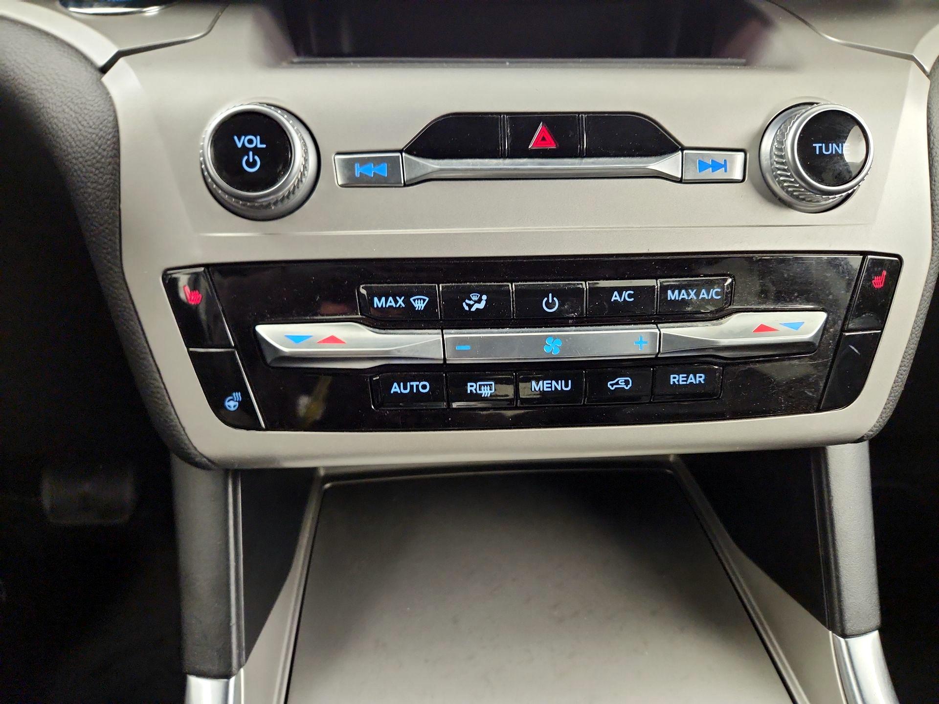 Thumbnail: 2021 Ford Explorer - 14