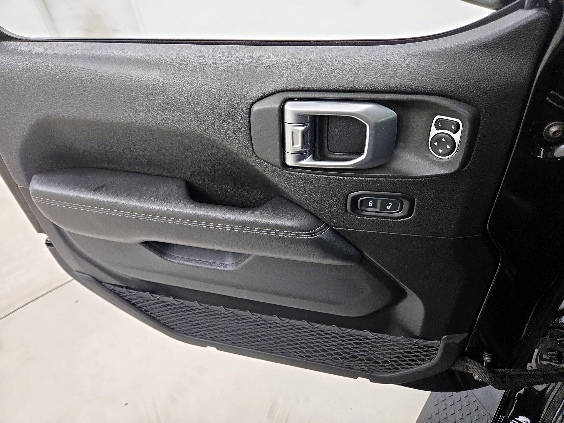 Thumbnail: 2020 Jeep Gladiator - 12