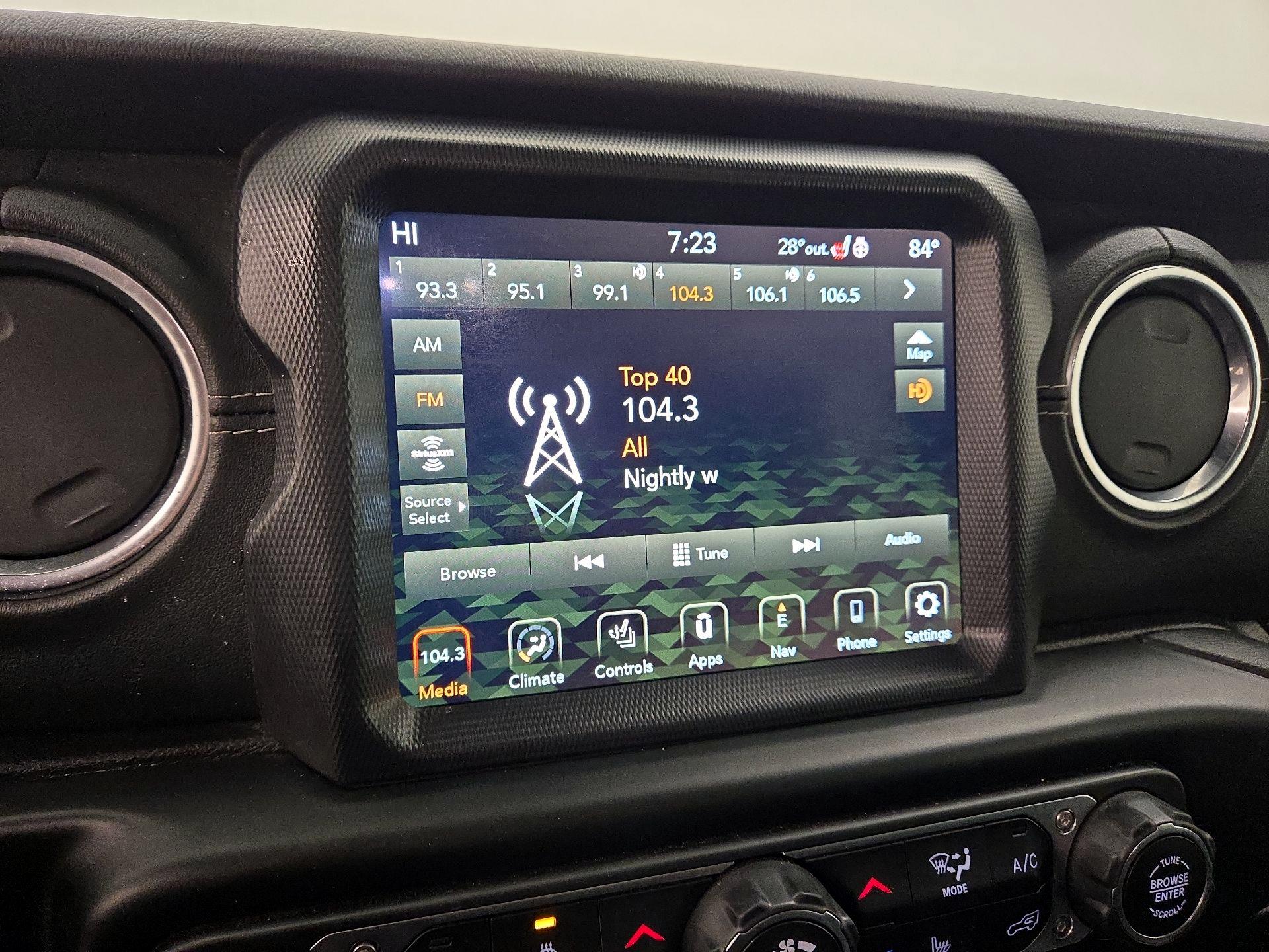 Thumbnail: 2020 Jeep Gladiator - 16