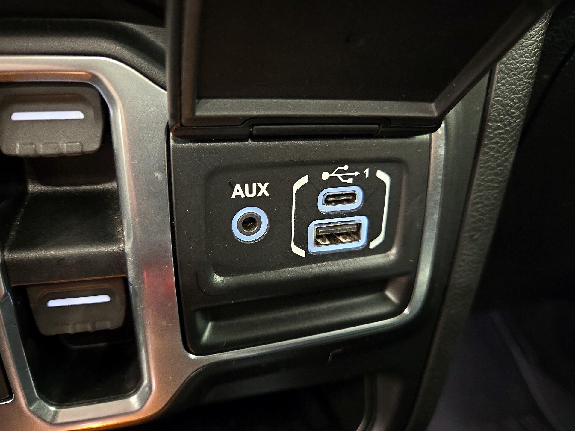 Thumbnail: 2020 Jeep Gladiator - 19