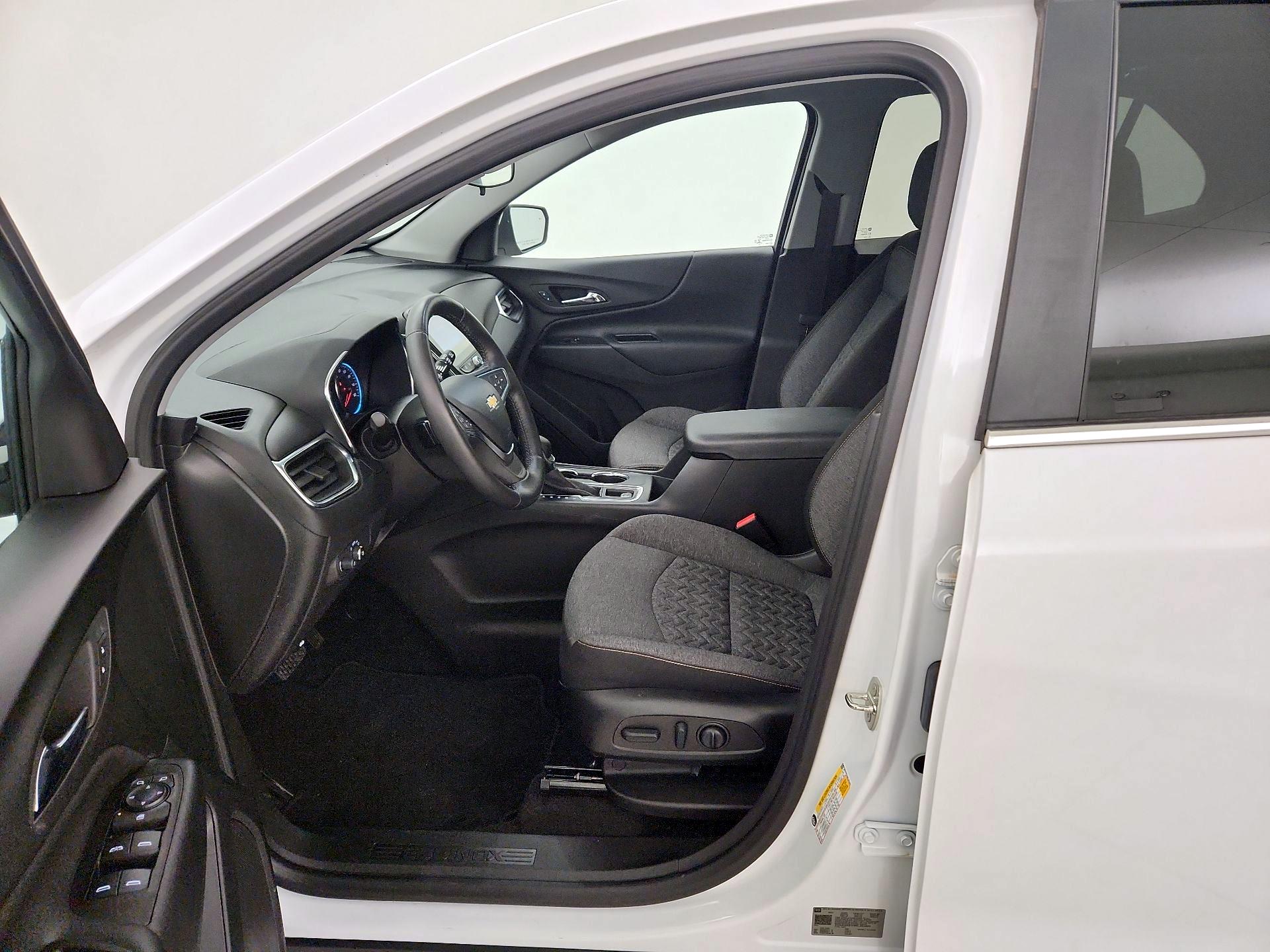 Thumbnail: 2022 Chevrolet Equinox - 9