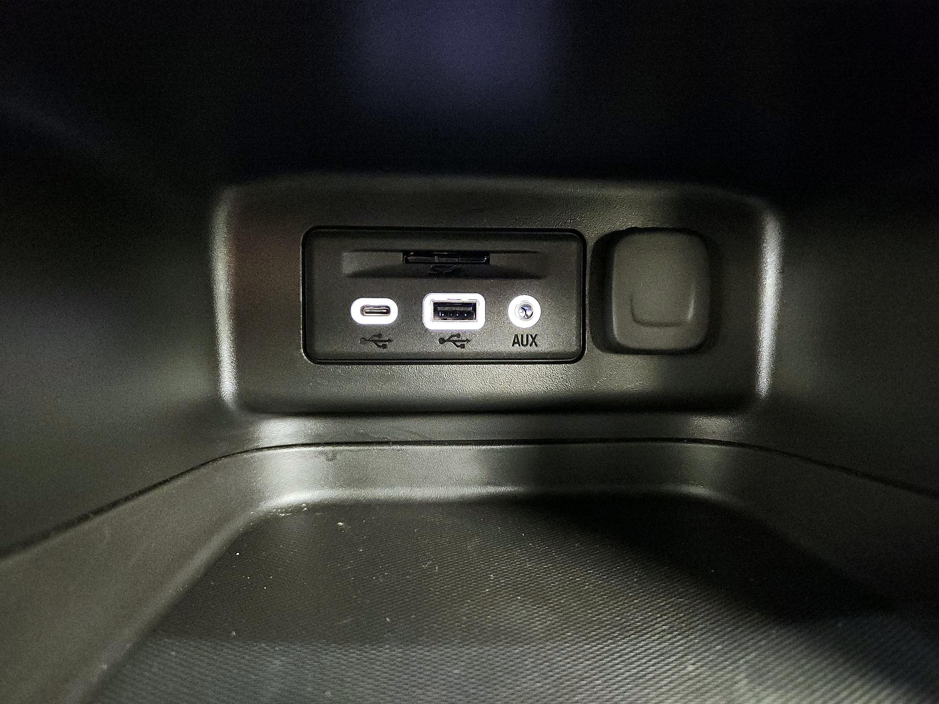 Thumbnail: 2022 Chevrolet Equinox - 17