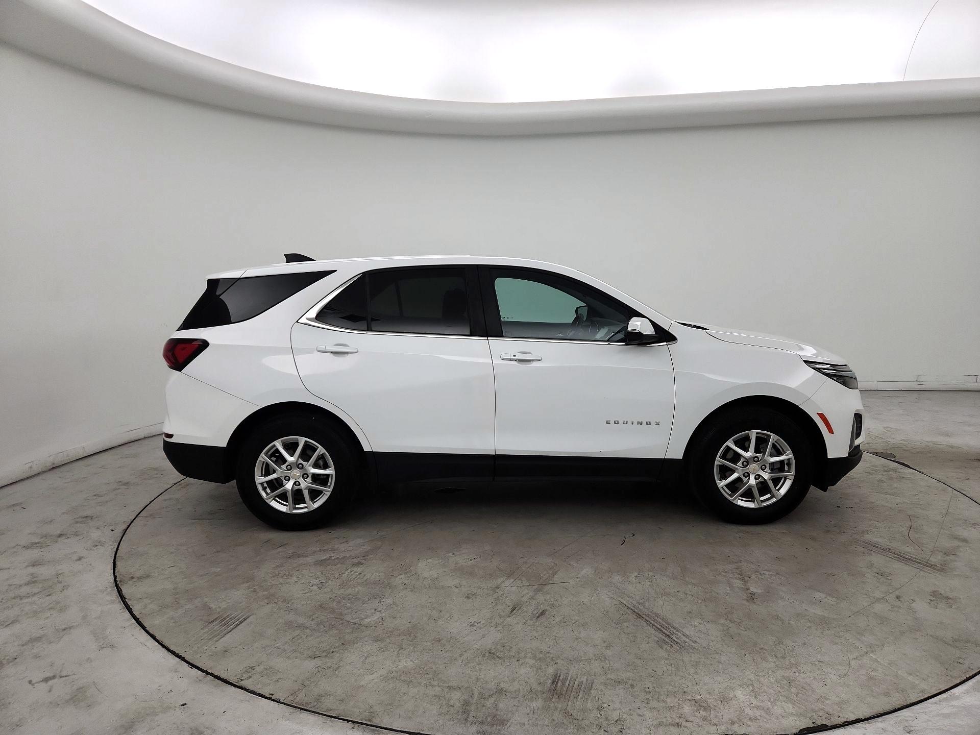 Thumbnail: 2022 Chevrolet Equinox - 4