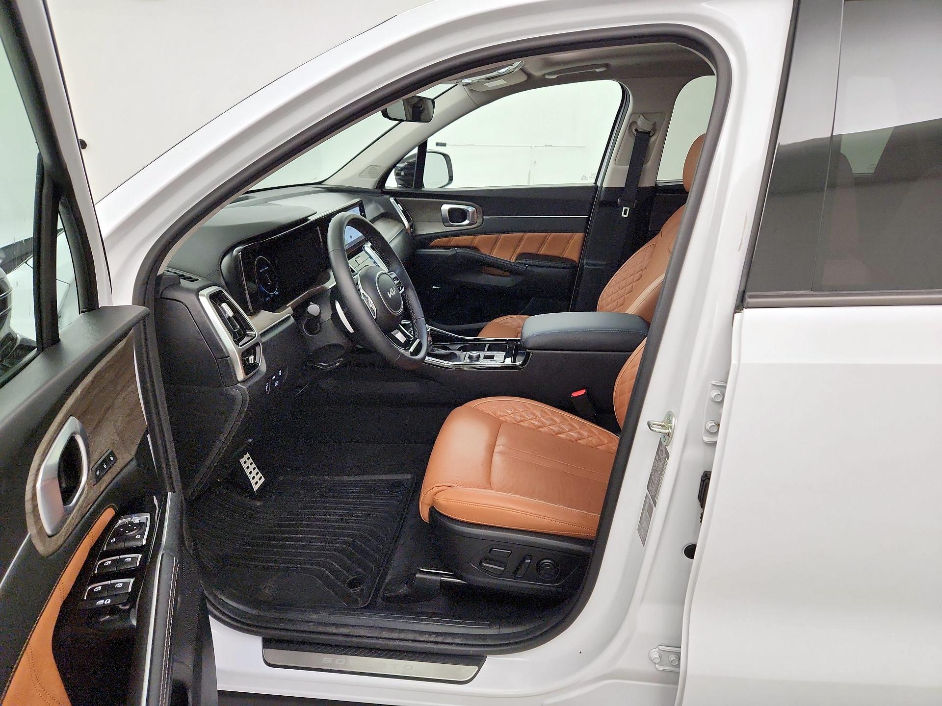 Thumbnail: 2023 Kia Sorento - 9