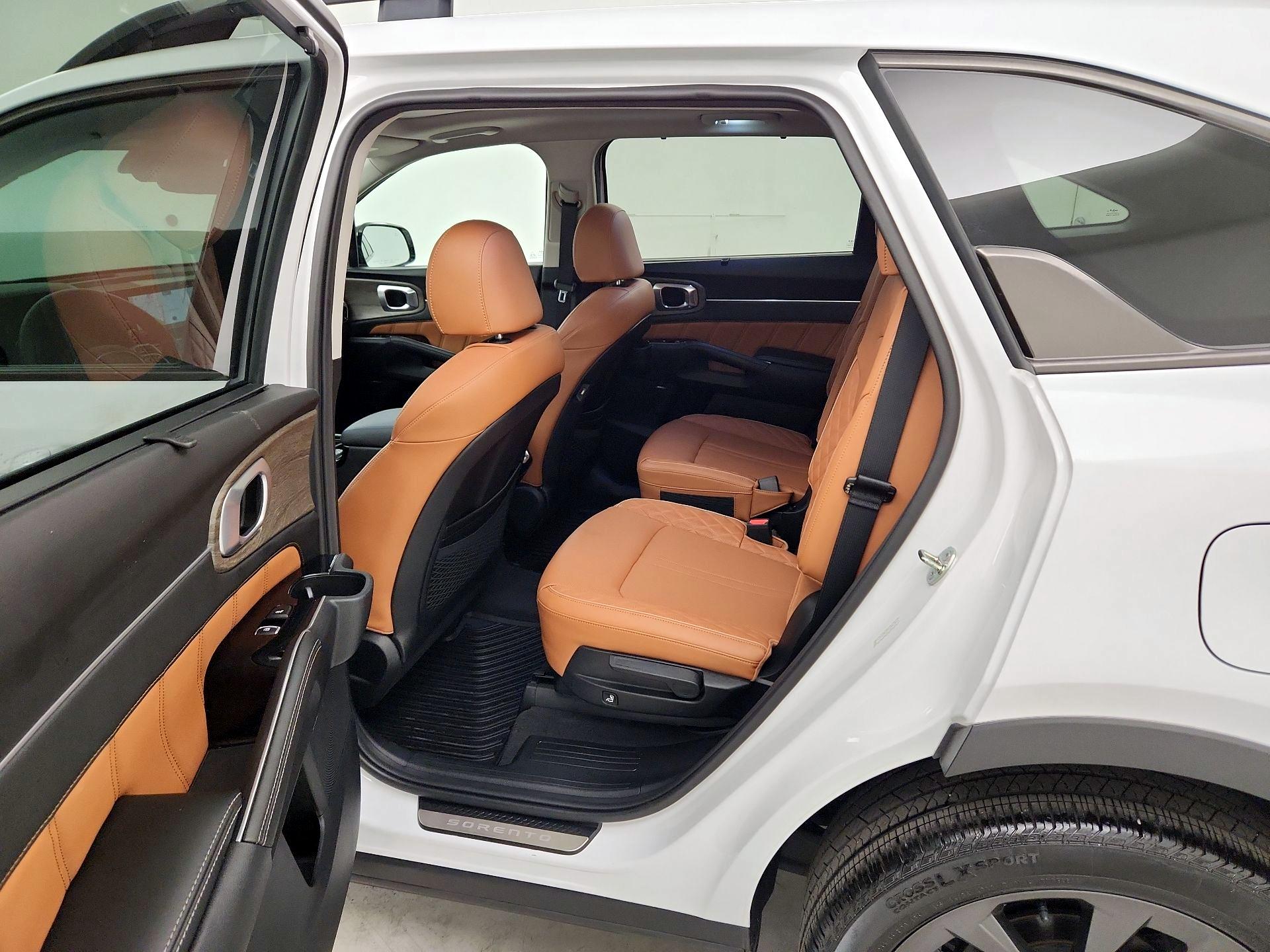 Thumbnail: 2023 Kia Sorento - 19