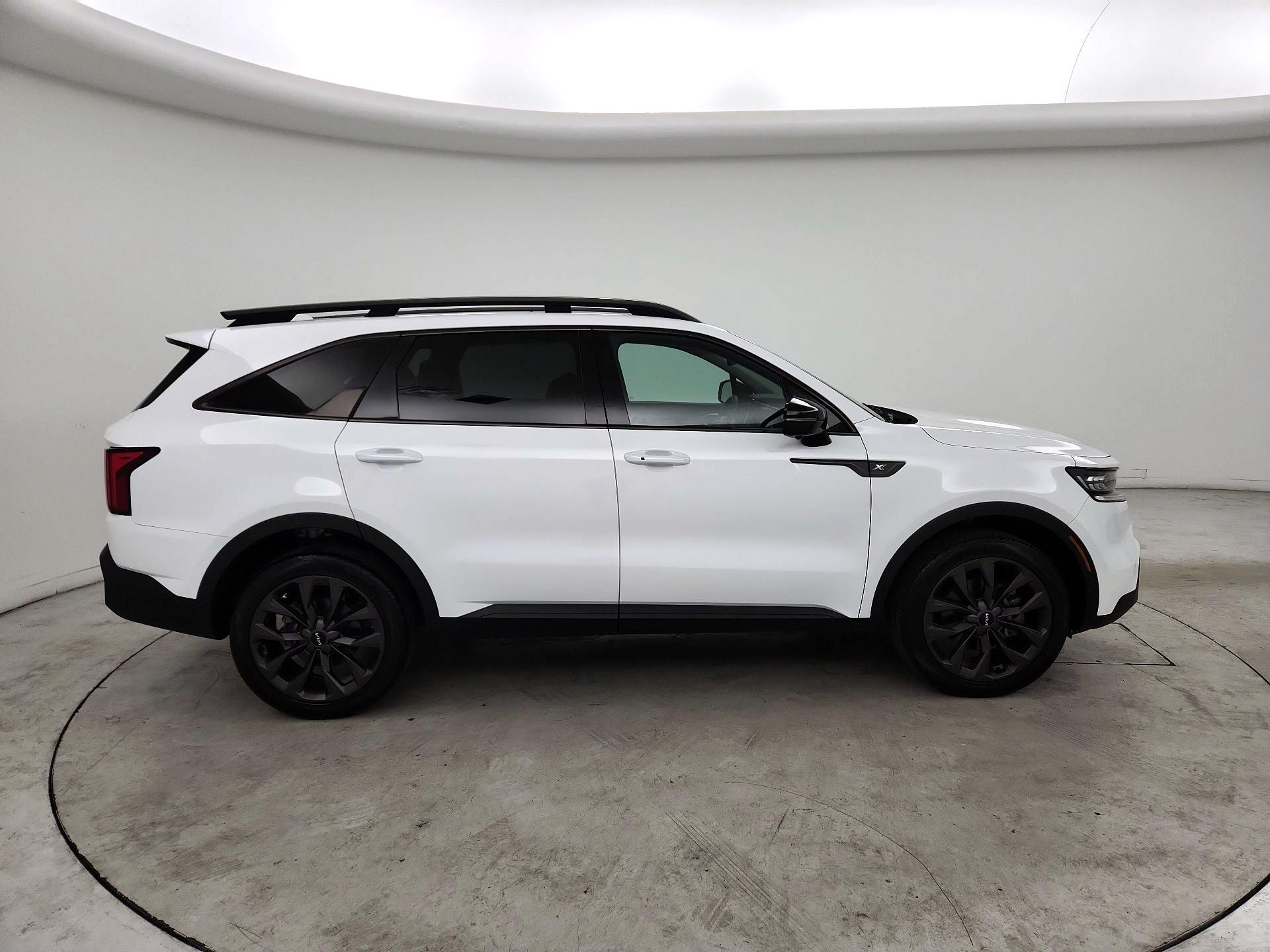 Thumbnail: 2023 Kia Sorento - 4