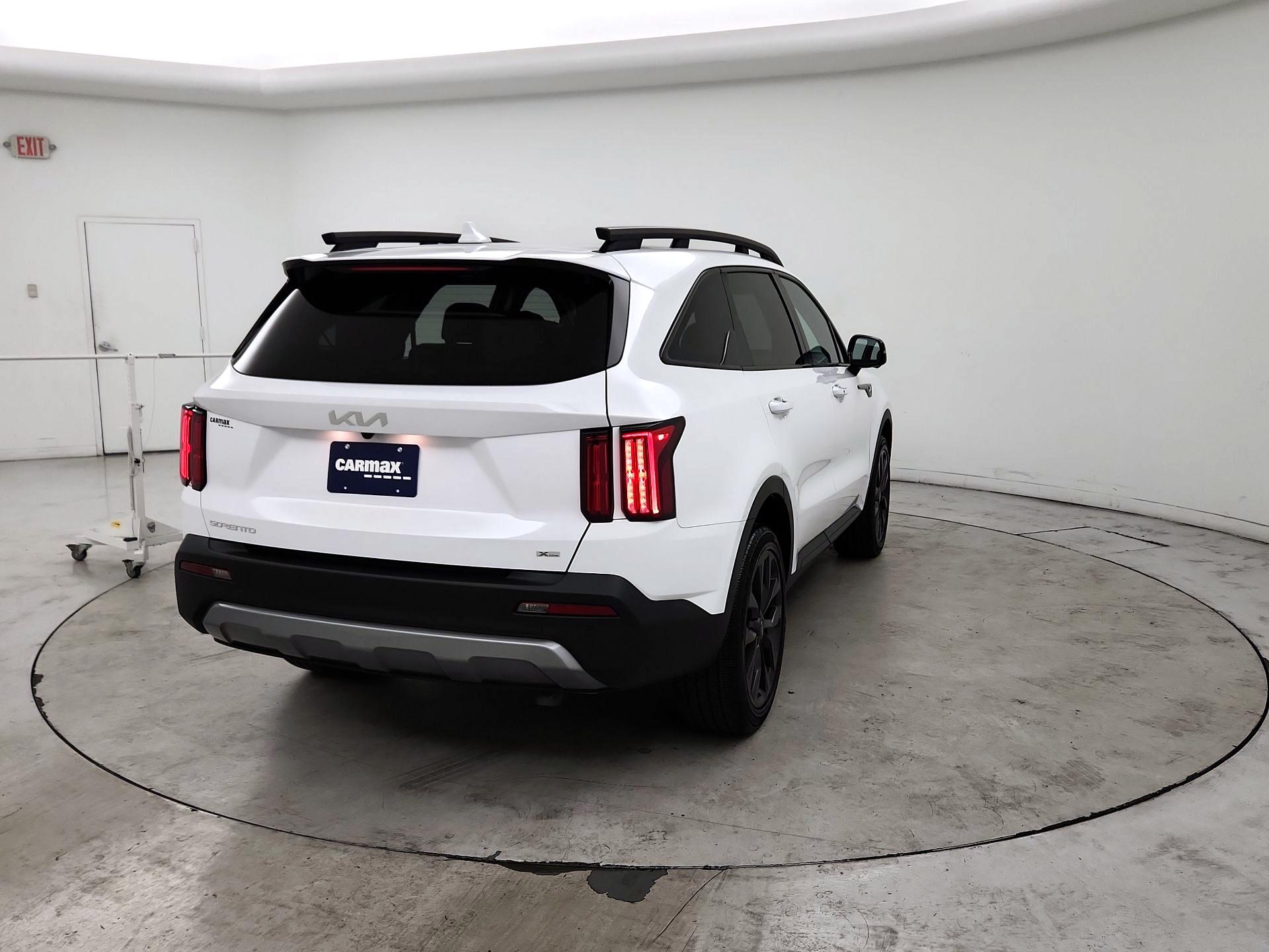 Thumbnail: 2023 Kia Sorento - 5