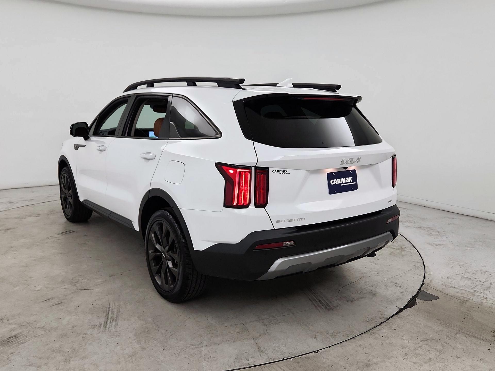 Thumbnail: 2023 Kia Sorento - 7