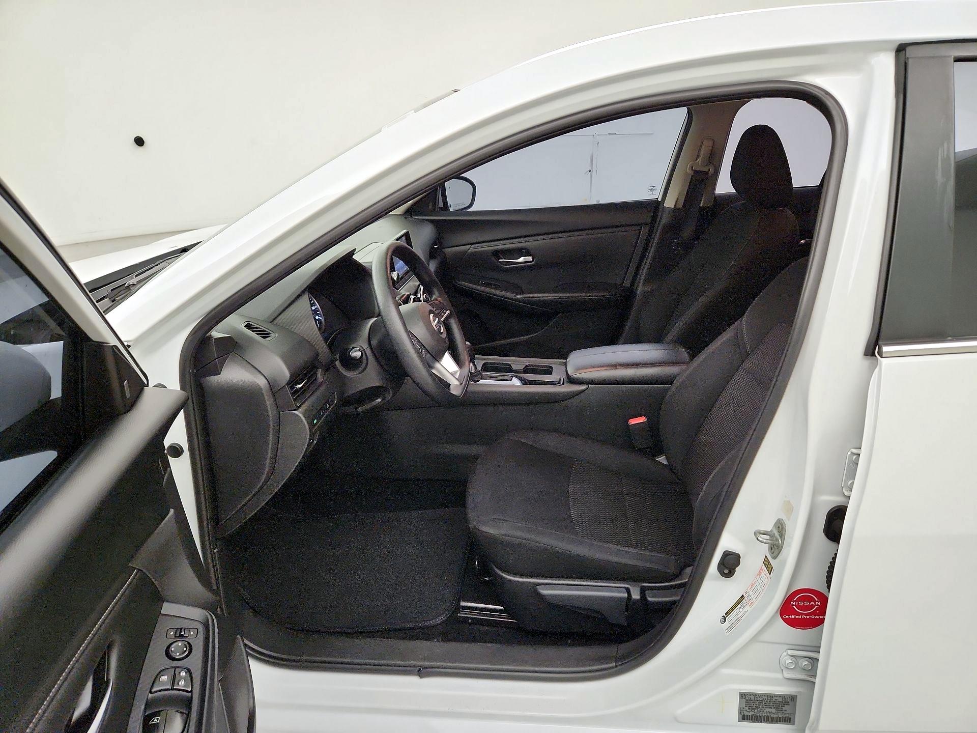 Thumbnail: 2023 Nissan Sentra - 9