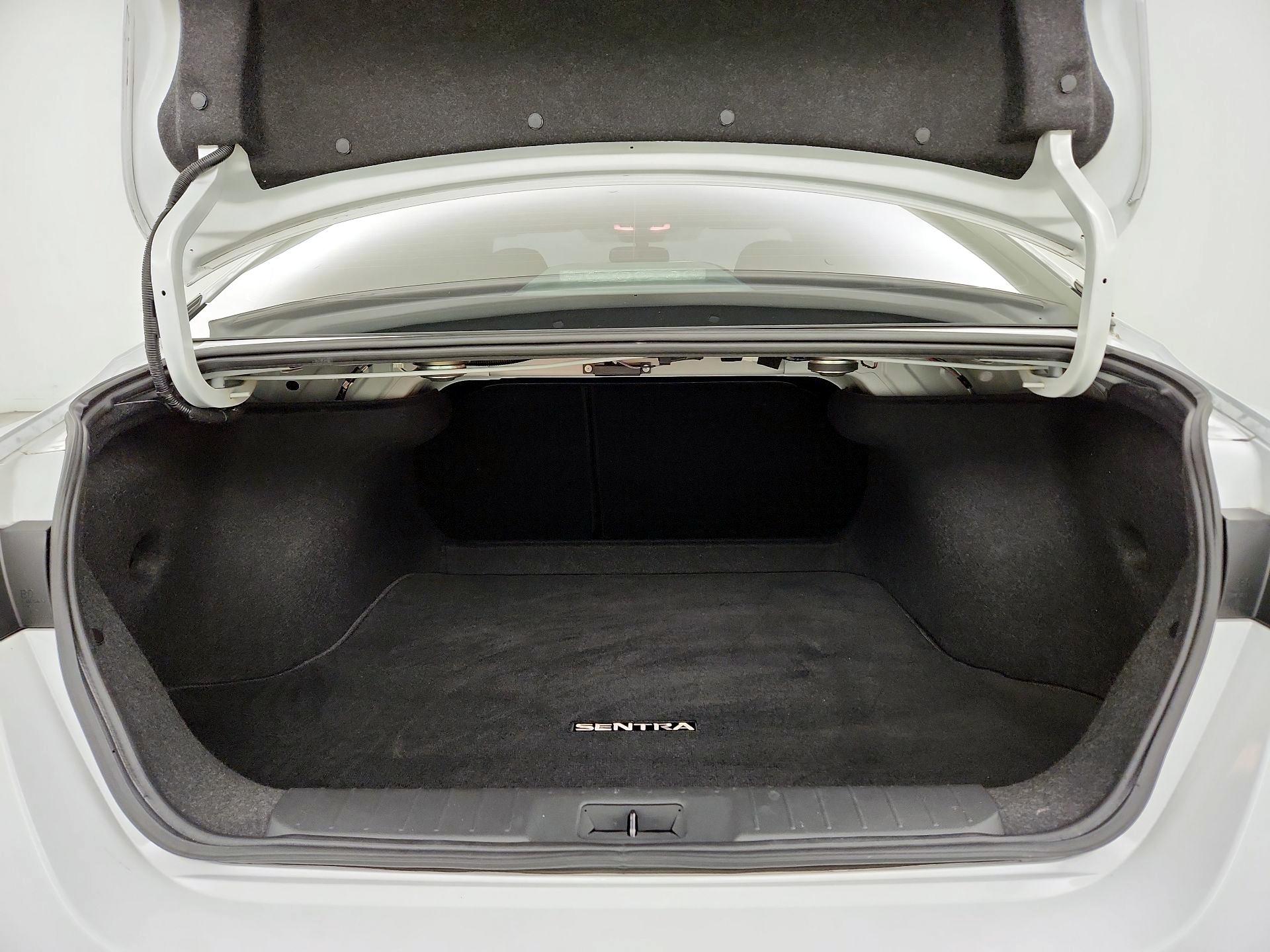 Thumbnail: 2023 Nissan Sentra - 18