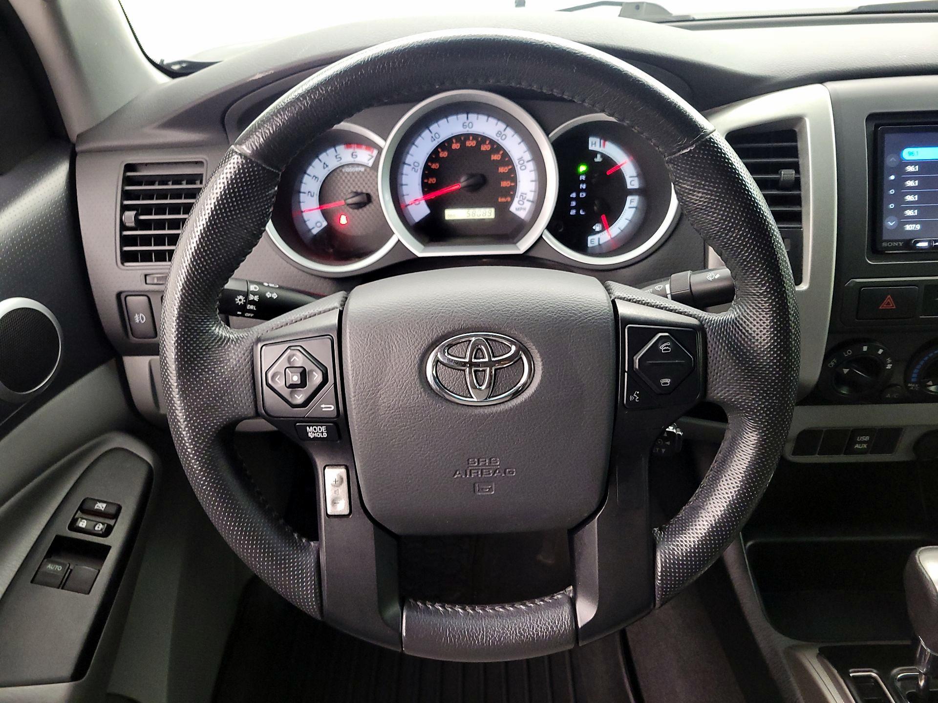 Thumbnail: 2015 Toyota Tacoma - 10