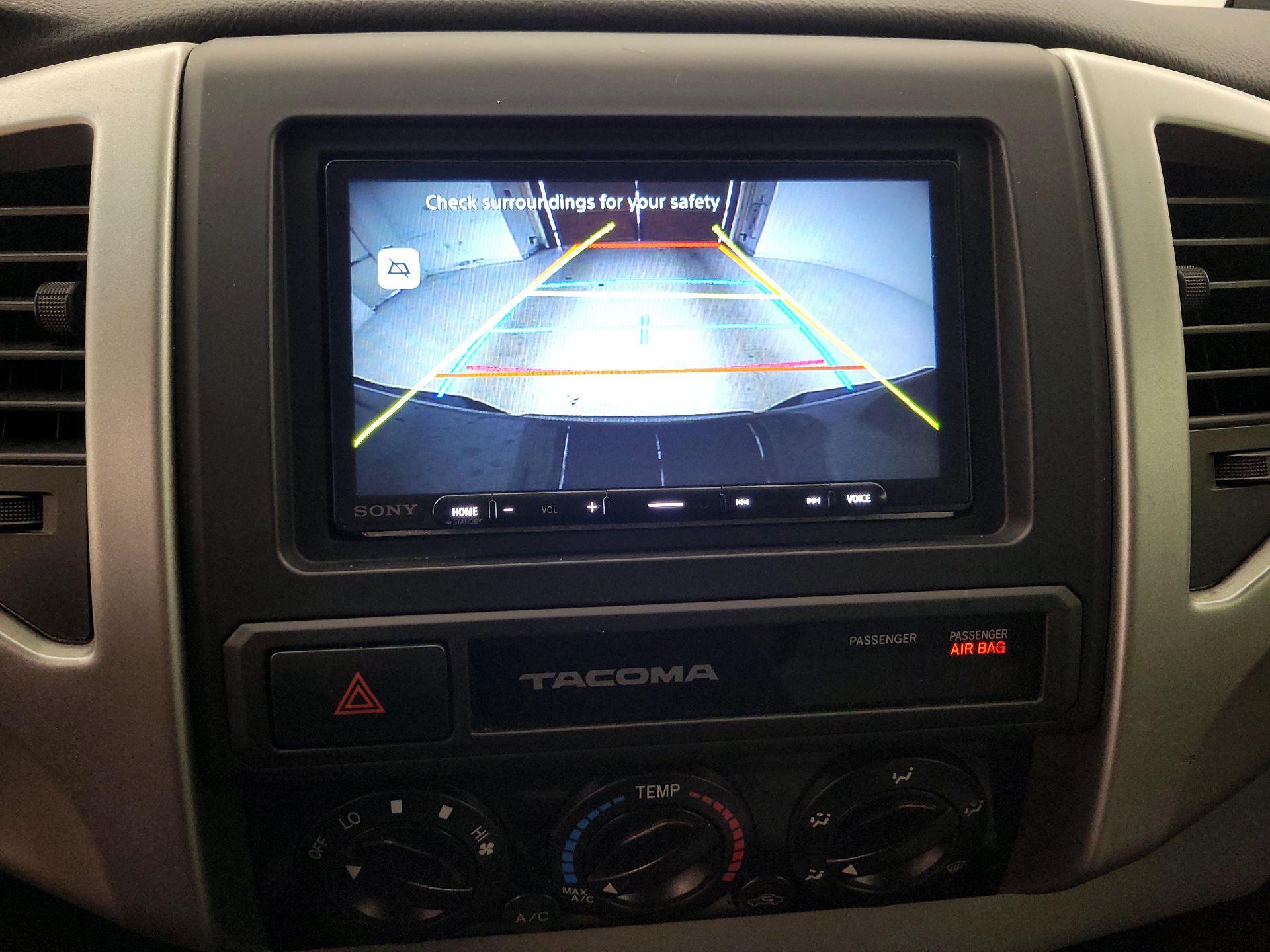 Thumbnail: 2015 Toyota Tacoma - 14