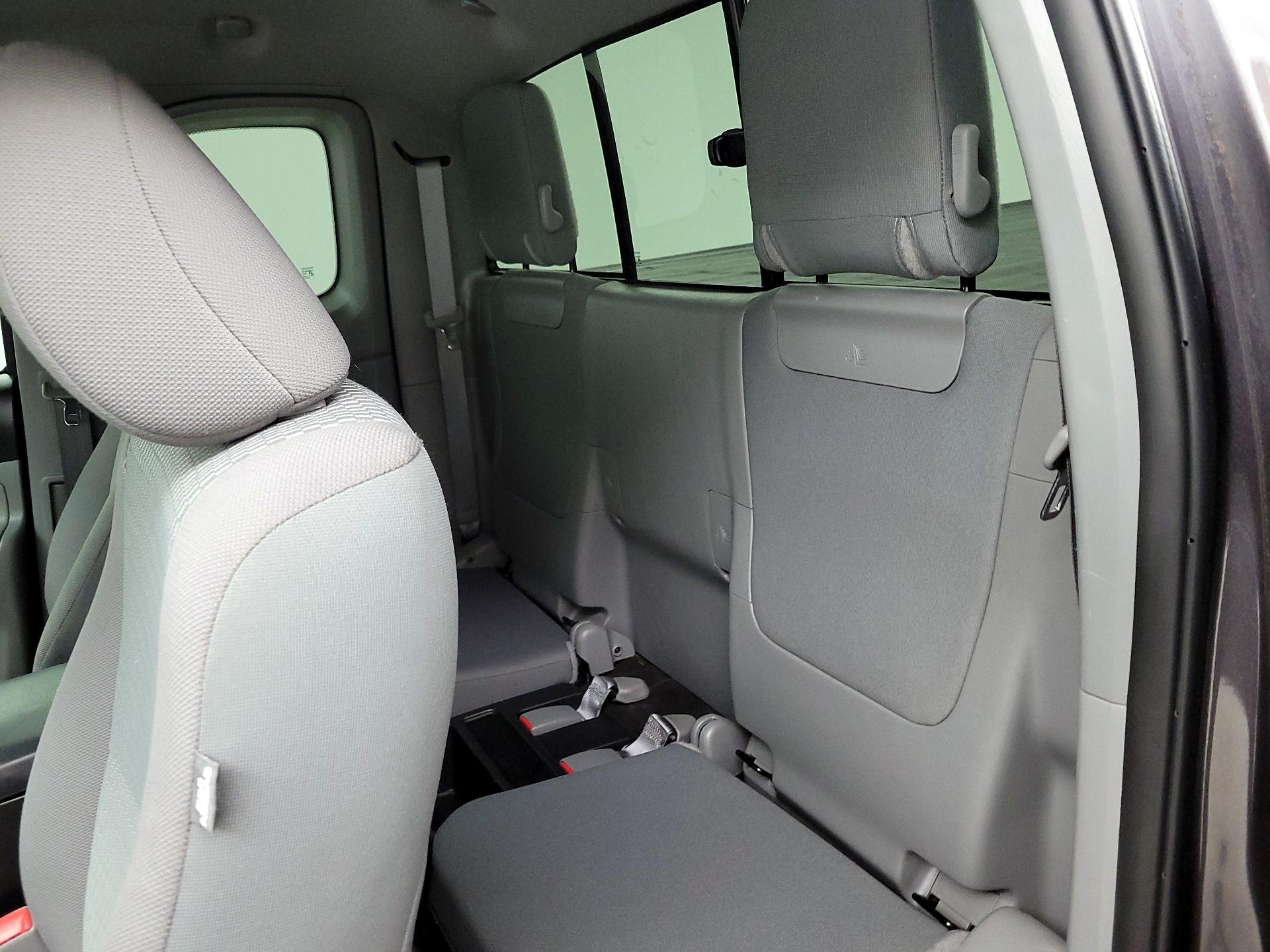 Thumbnail: 2015 Toyota Tacoma - 19