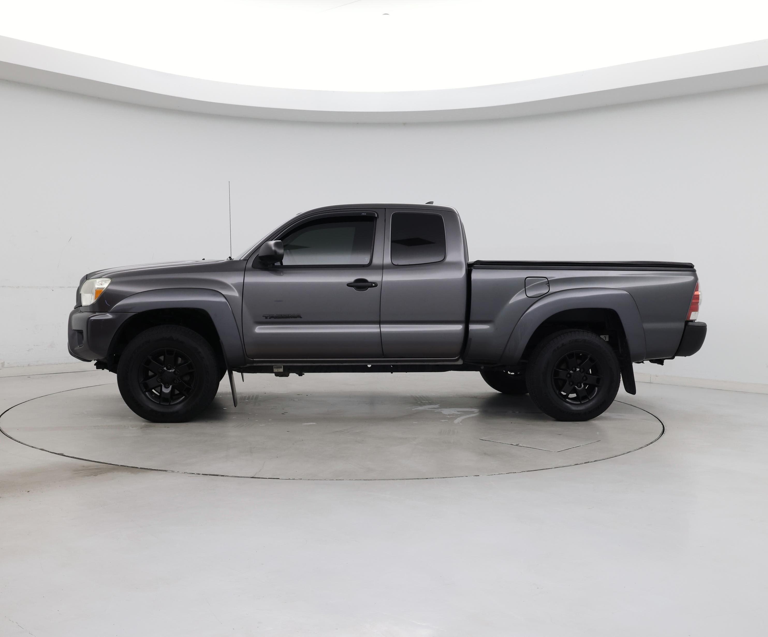 Thumbnail: 2015 Toyota Tacoma - 3