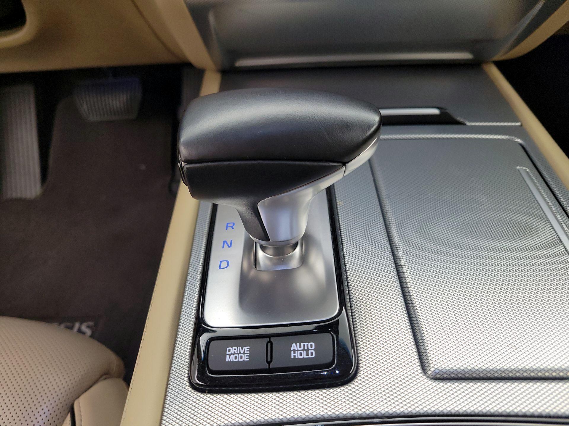 Thumbnail: 2018 Genesis G80 - 18