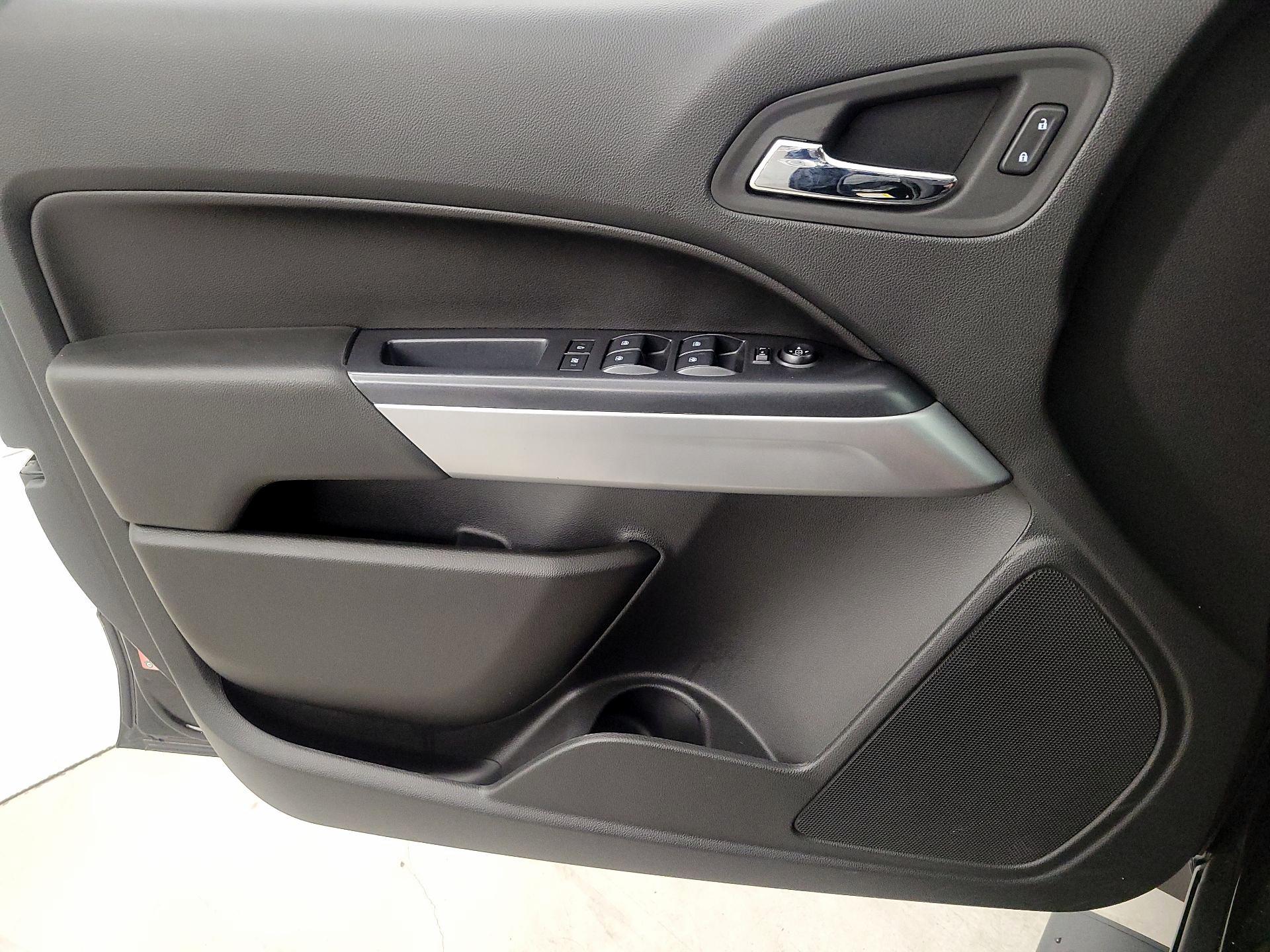 Thumbnail: 2022 Chevrolet Colorado - 12