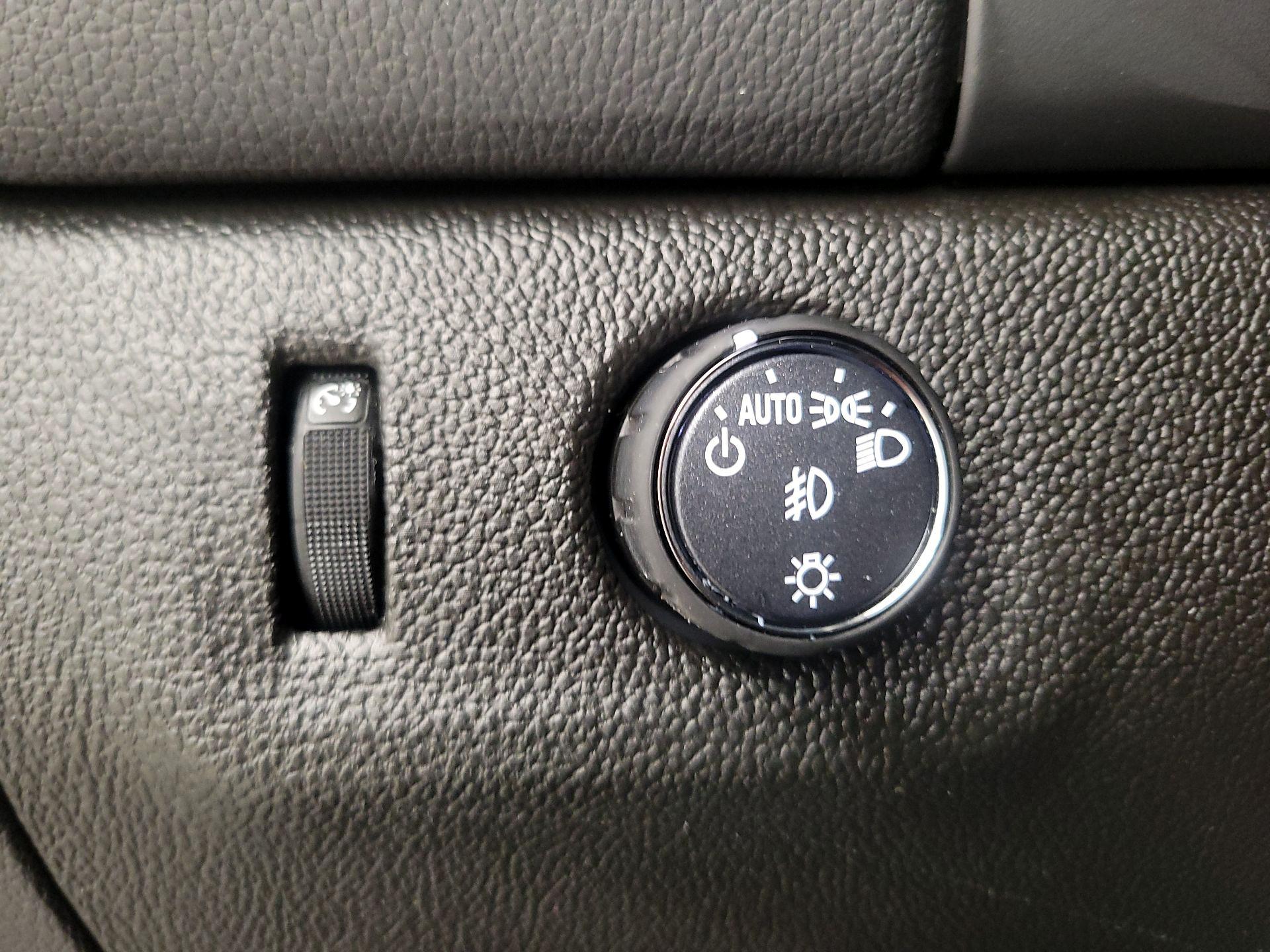 Thumbnail: 2022 Chevrolet Colorado - 13