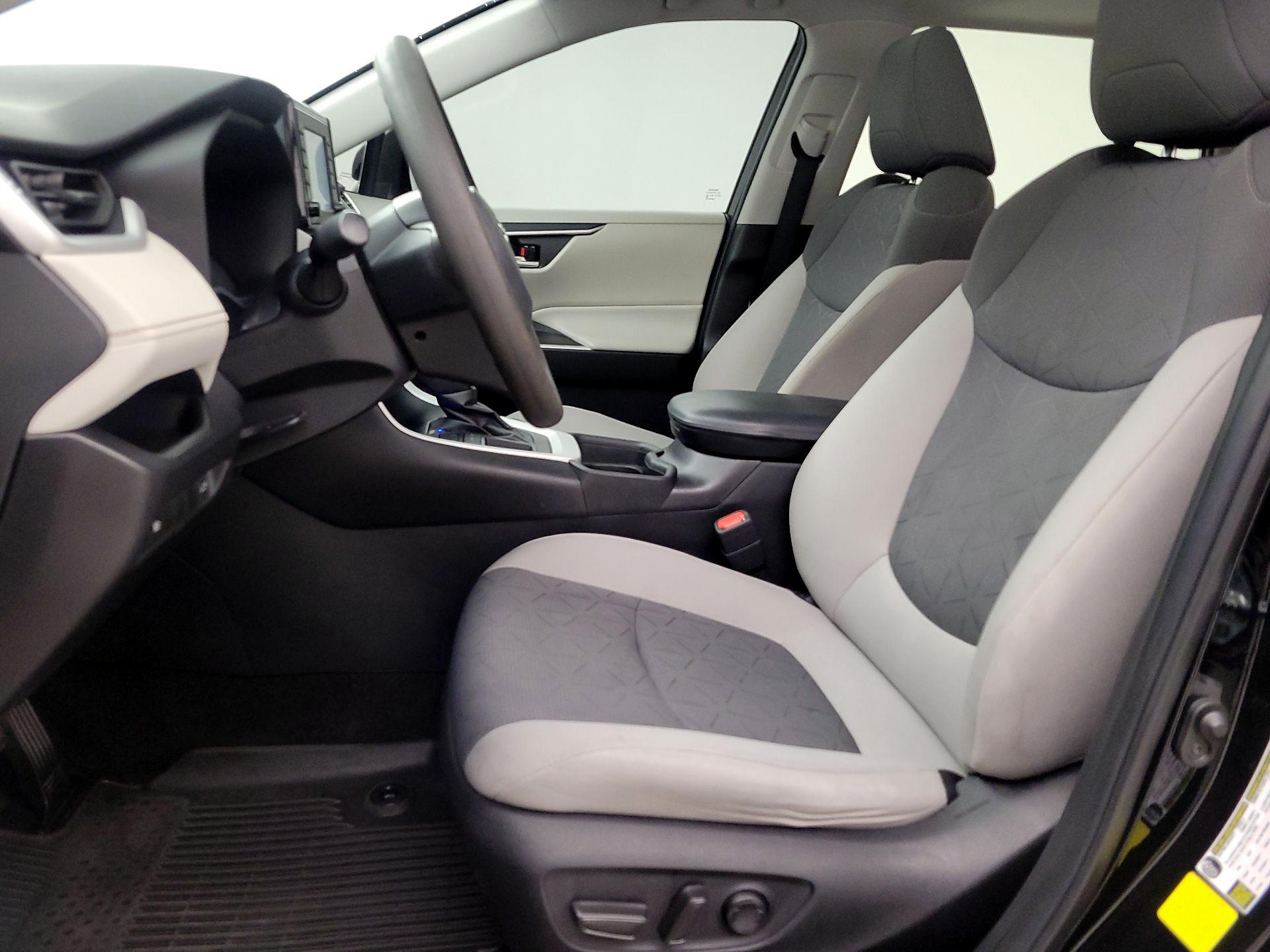 Thumbnail: 2021 Toyota RAV4 - 11