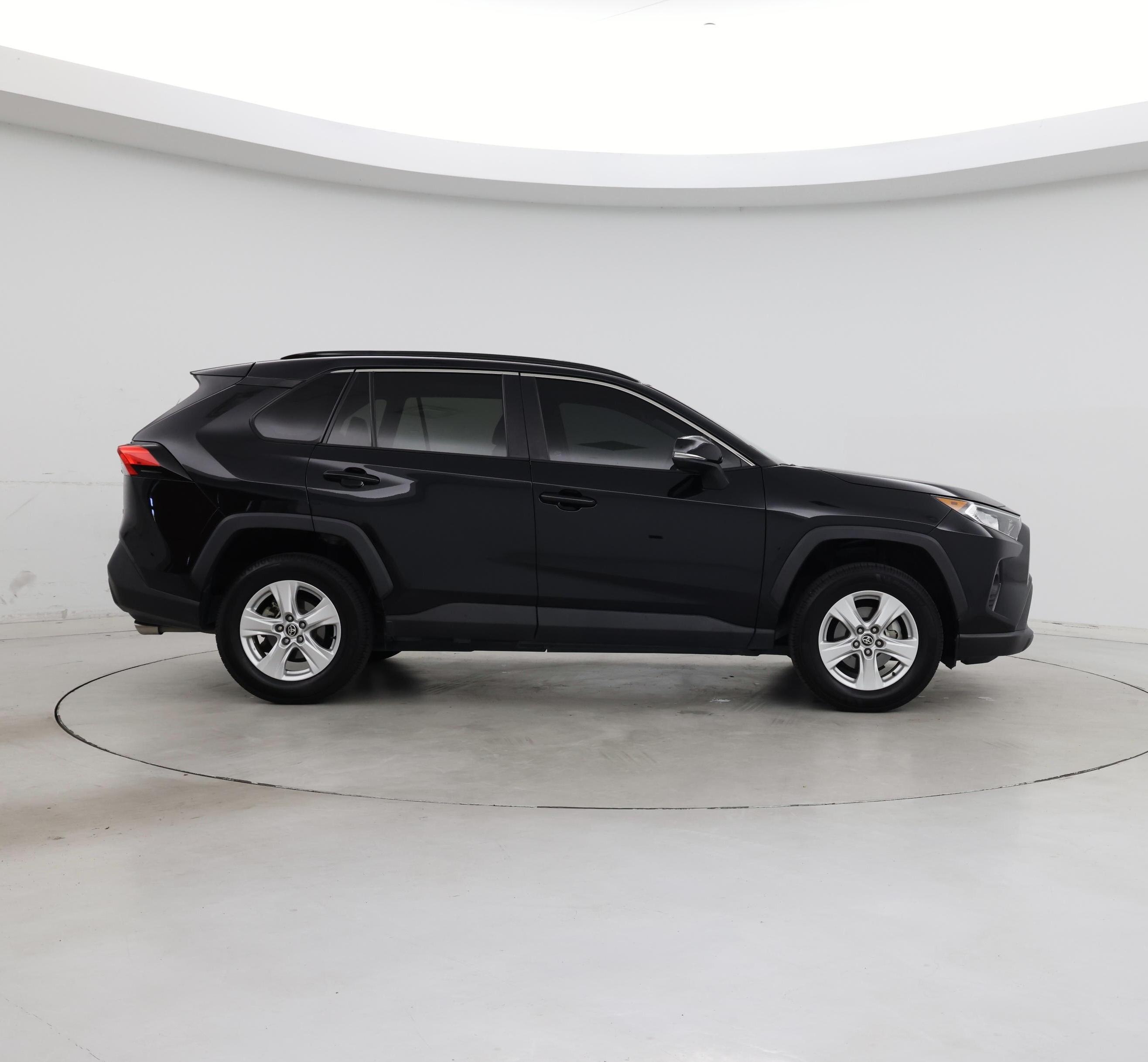 Thumbnail: 2021 Toyota RAV4 - 7