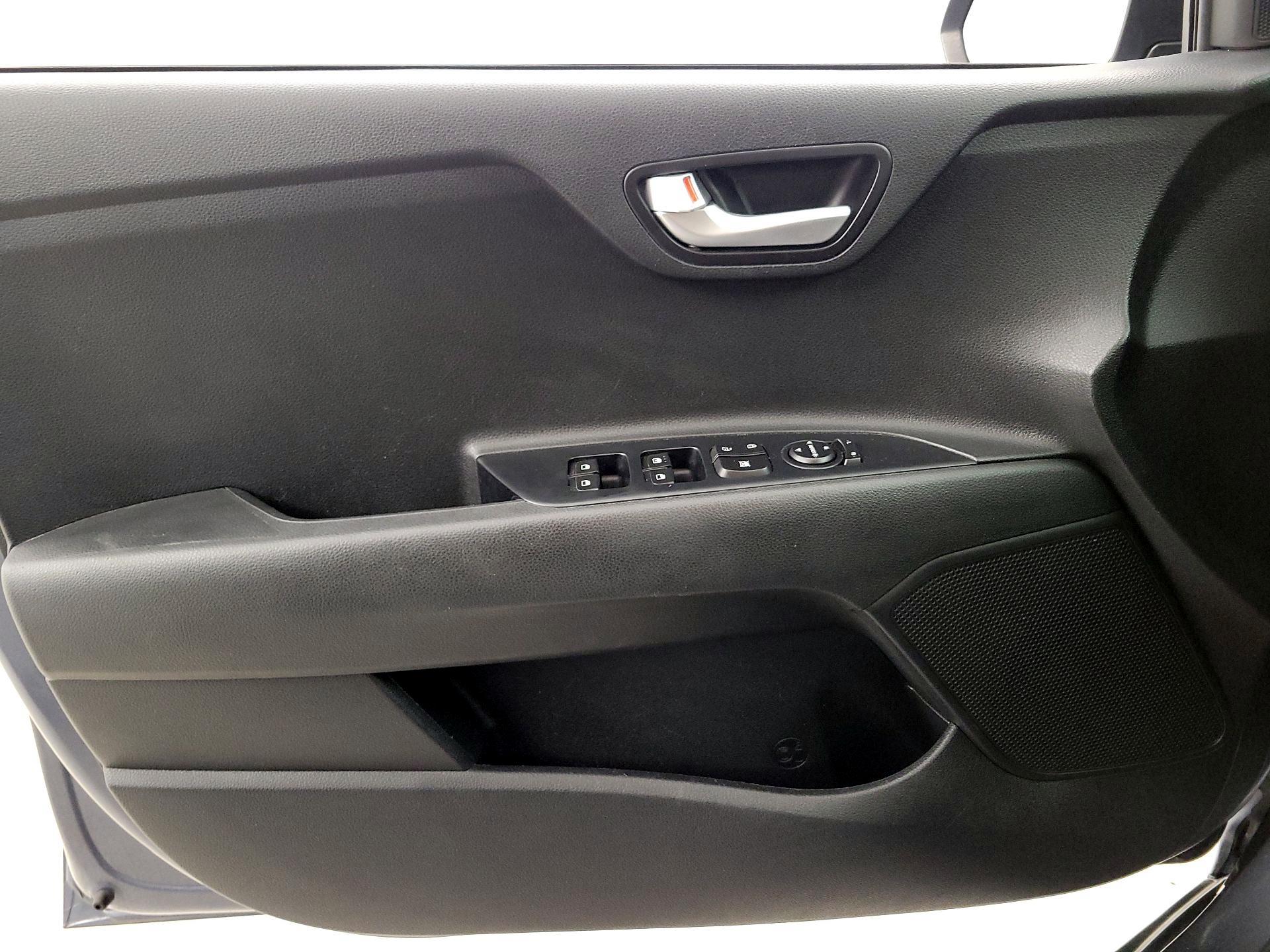 Thumbnail: 2019 Kia Rio - 12