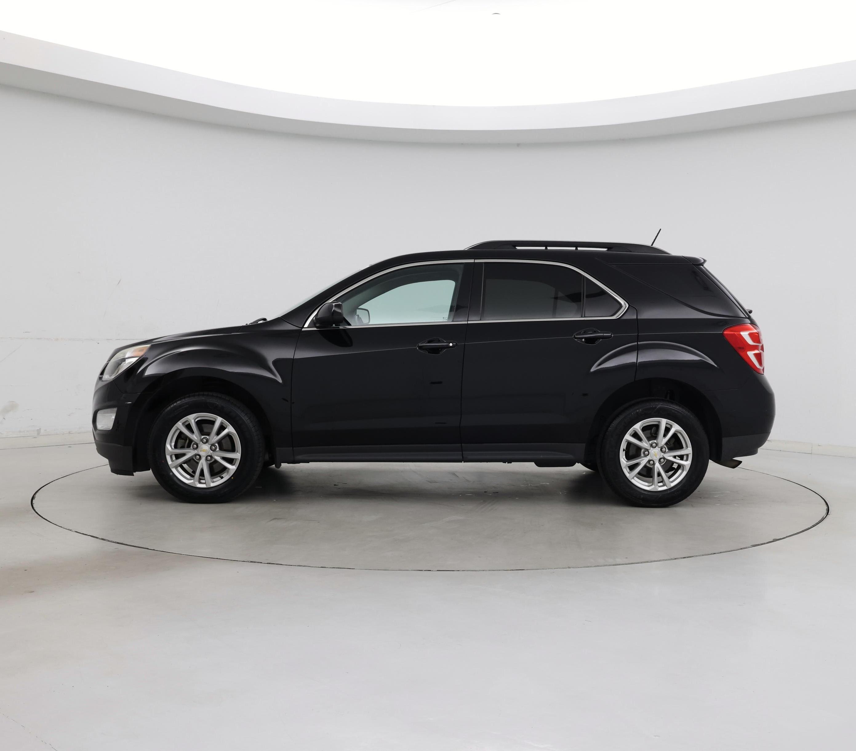 Thumbnail: 2017 Chevrolet Equinox - 3