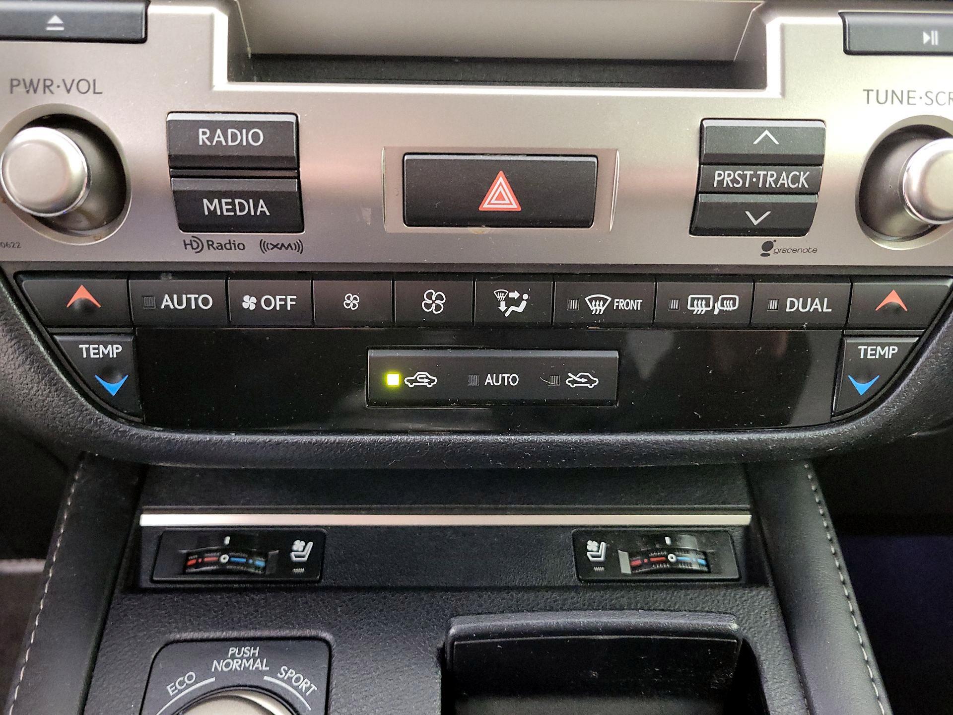 Thumbnail: 2016 Lexus ES - 16