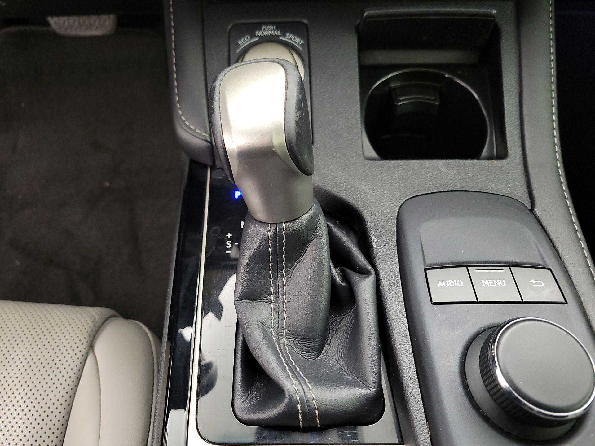 Thumbnail: 2016 Lexus ES - 17