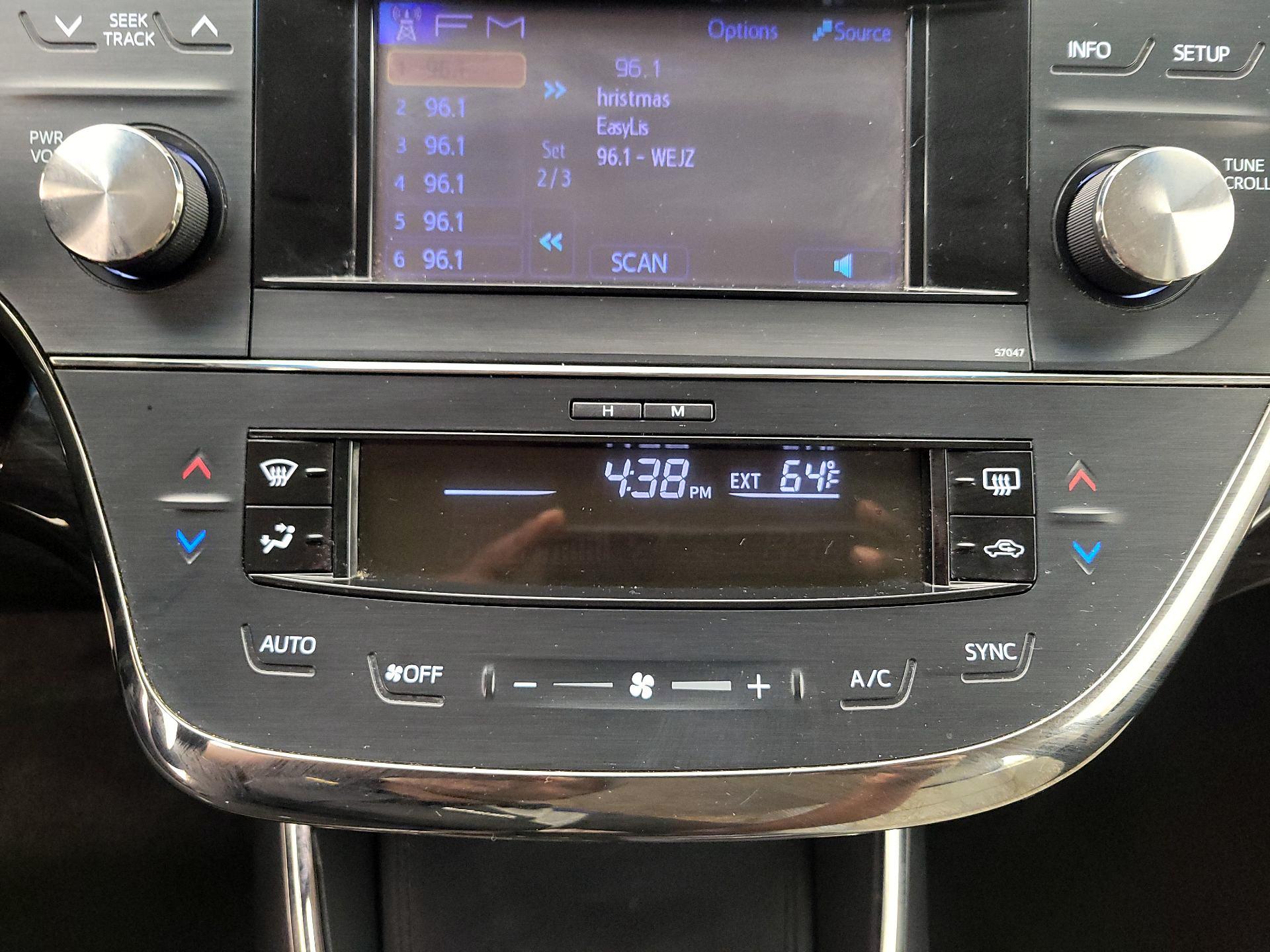 Thumbnail: 2014 Toyota Avalon - 16