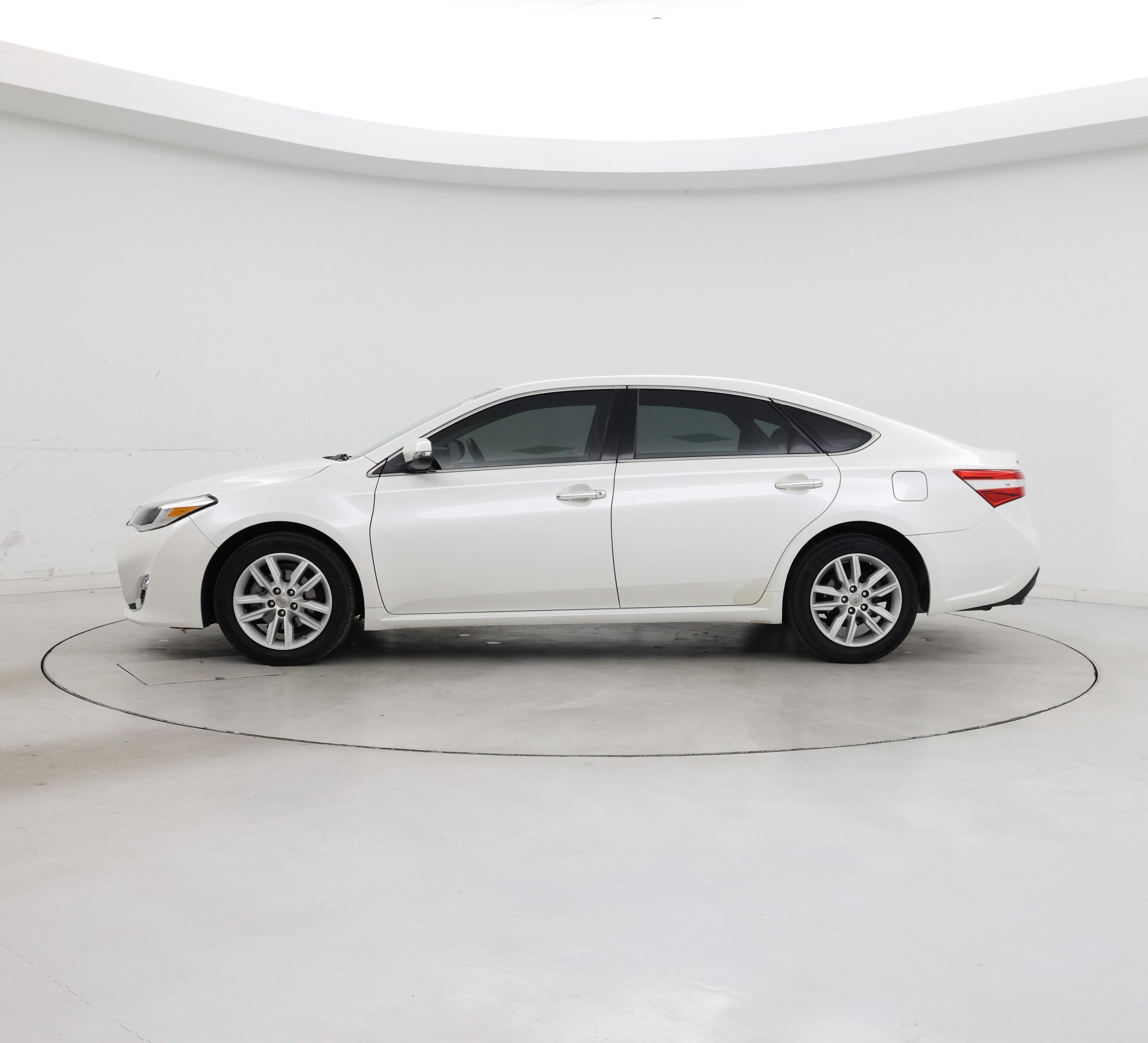 Thumbnail: 2014 Toyota Avalon - 3