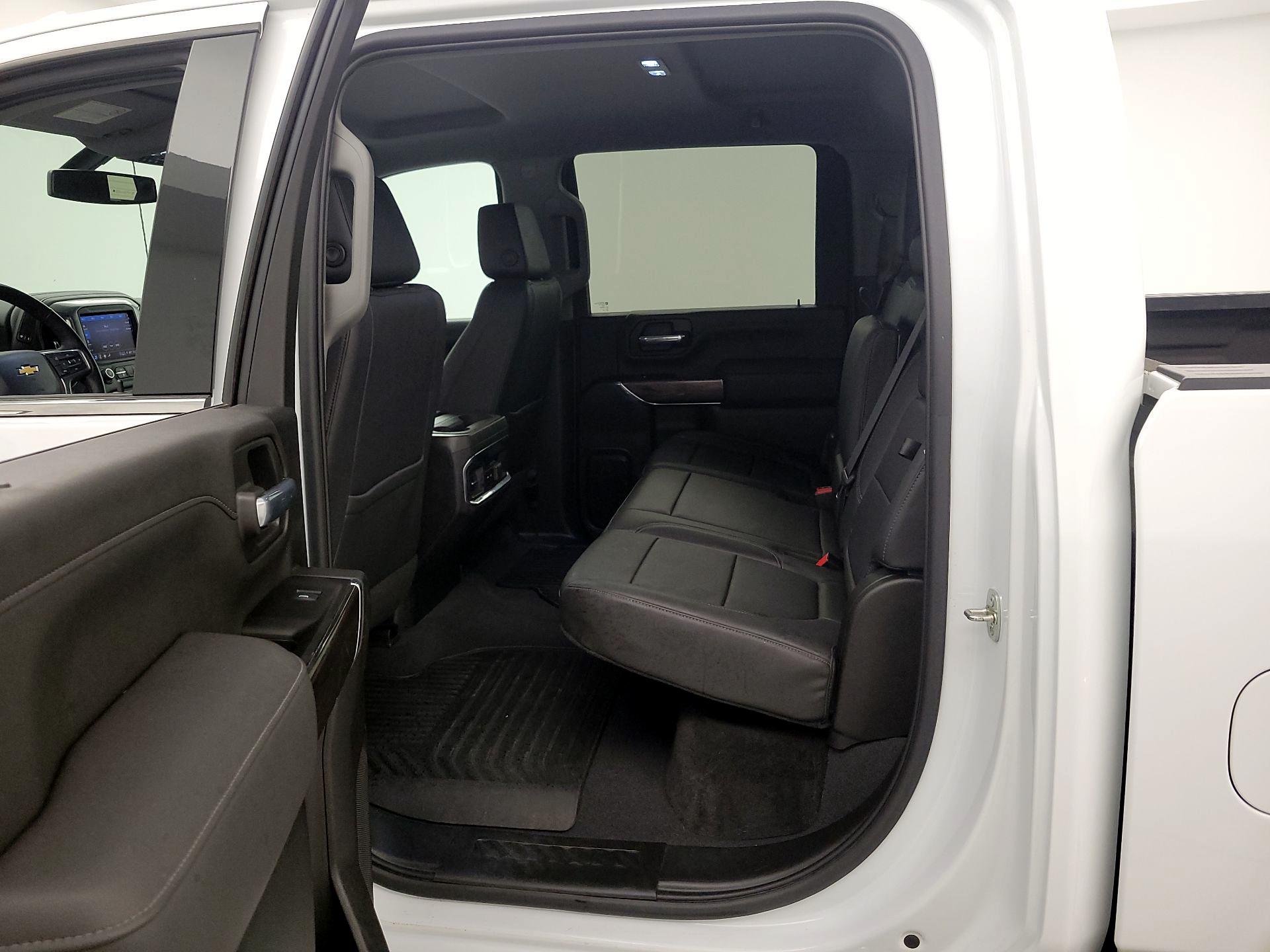 Thumbnail: 2022 Chevrolet Silverado 3500 - 19