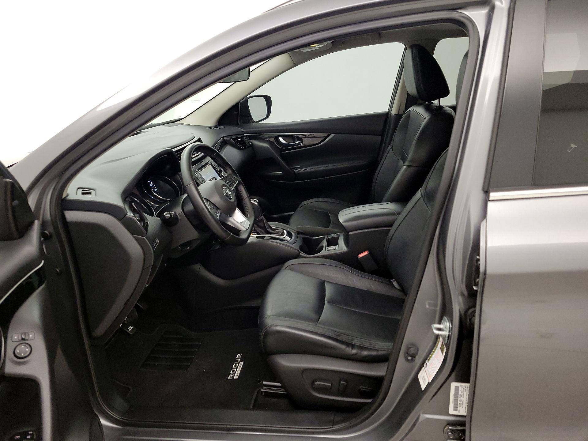 Thumbnail: 2018 Nissan Rogue Sport - 11