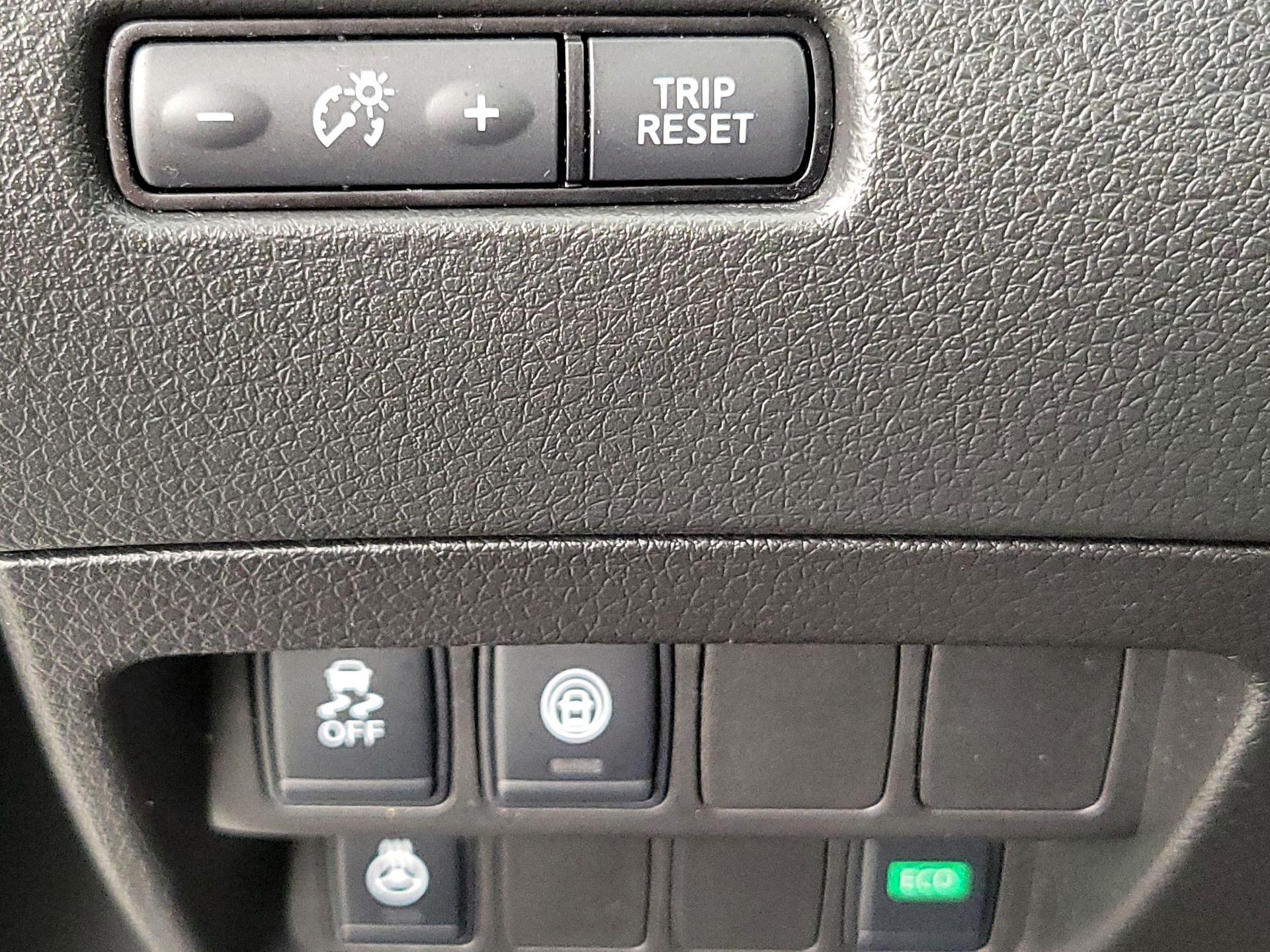 Thumbnail: 2018 Nissan Rogue Sport - 13