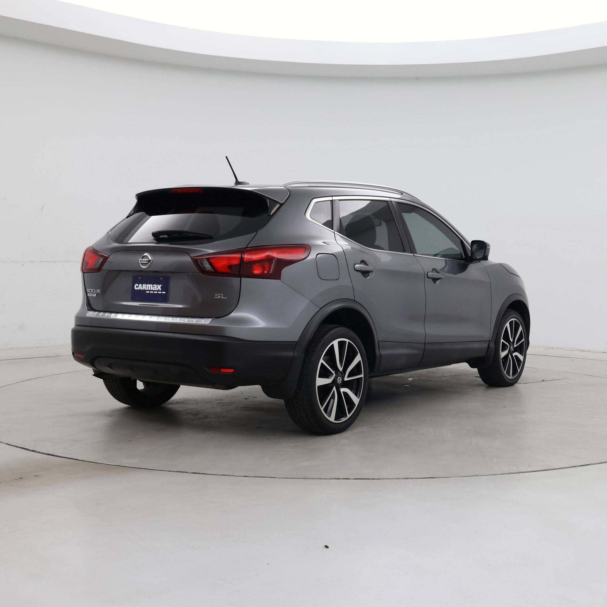 Thumbnail: 2018 Nissan Rogue Sport - 8