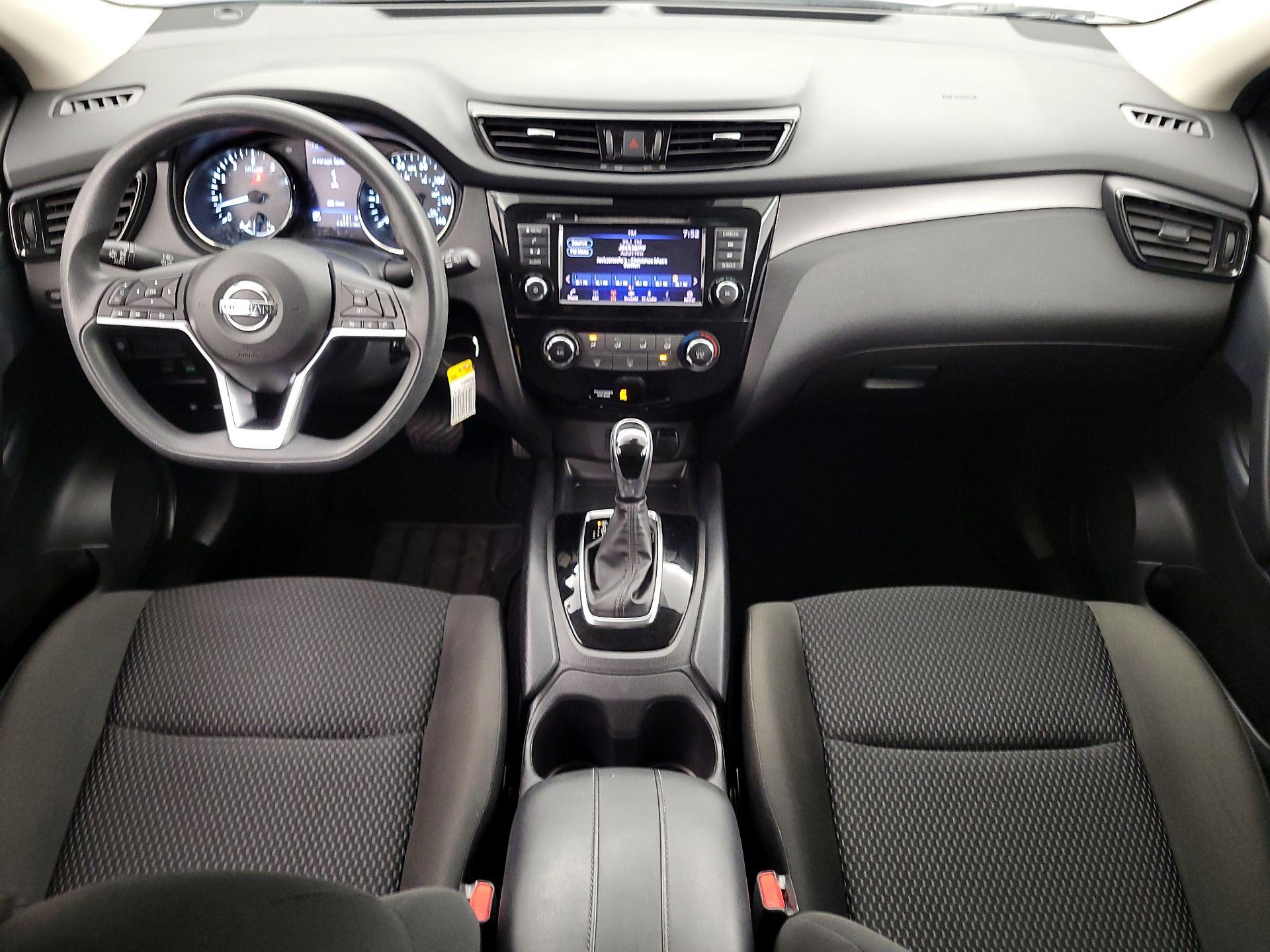 Thumbnail: 2021 Nissan Rogue Sport - 9