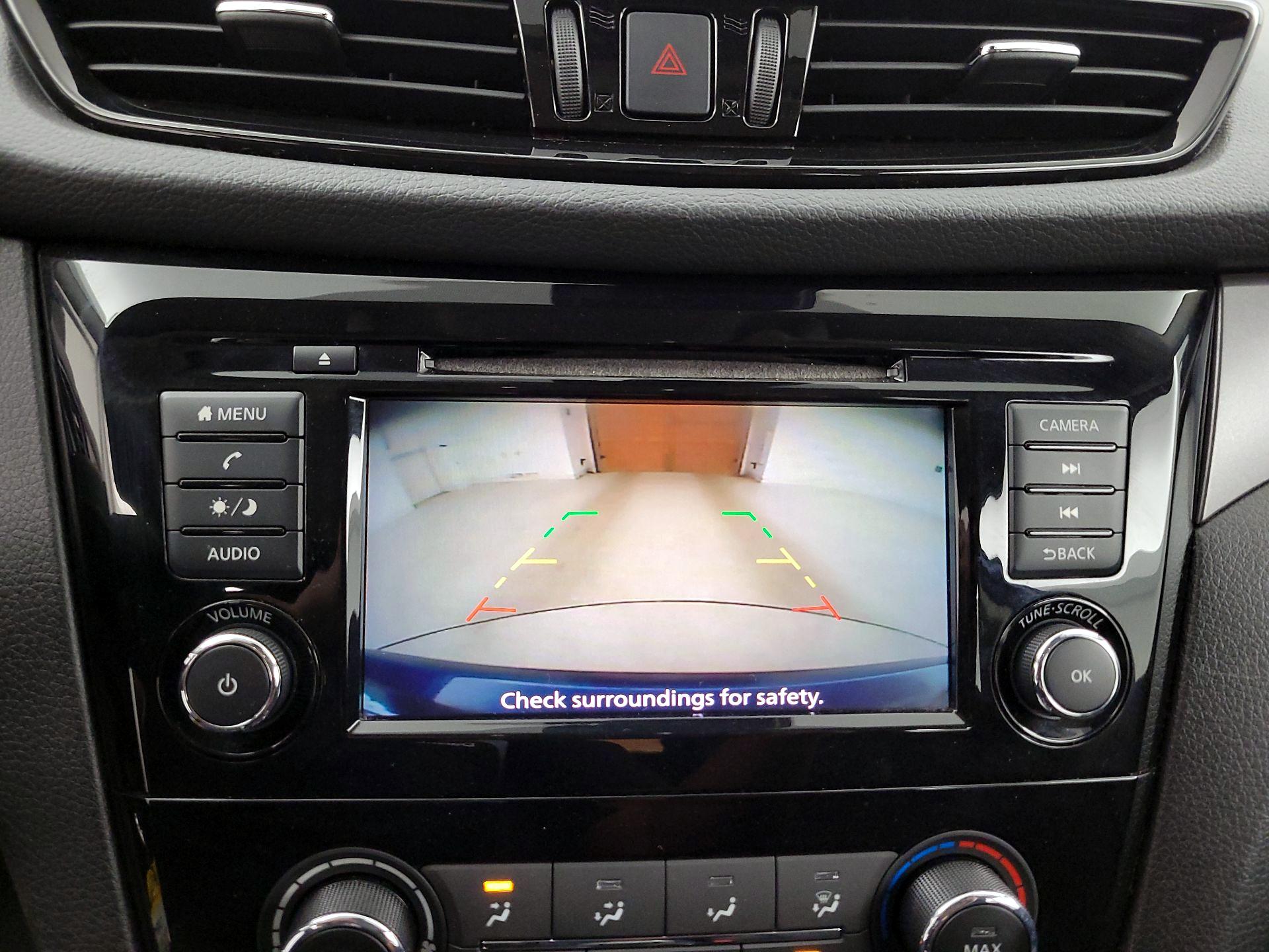 Thumbnail: 2021 Nissan Rogue Sport - 14