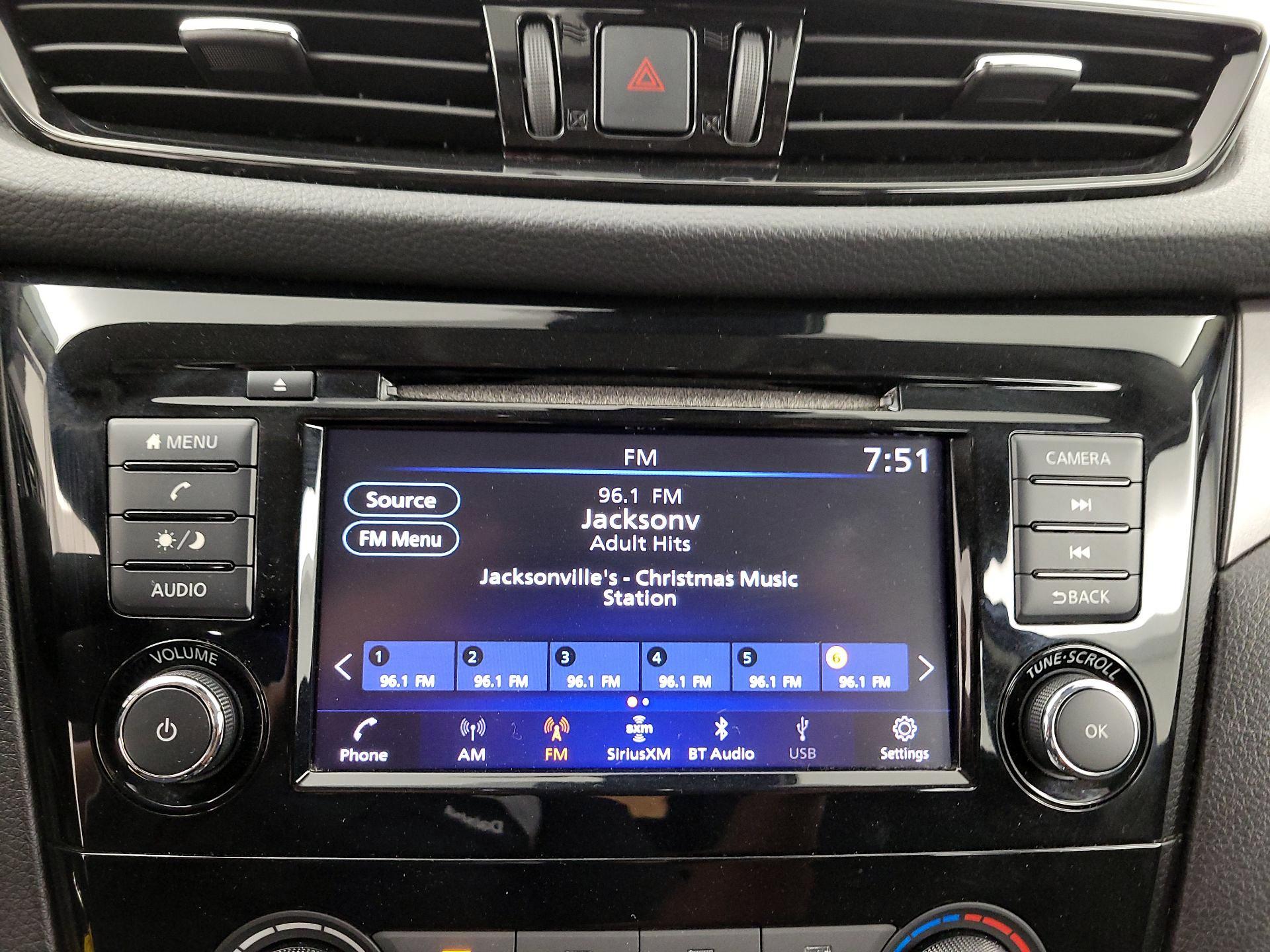 Thumbnail: 2021 Nissan Rogue Sport - 15