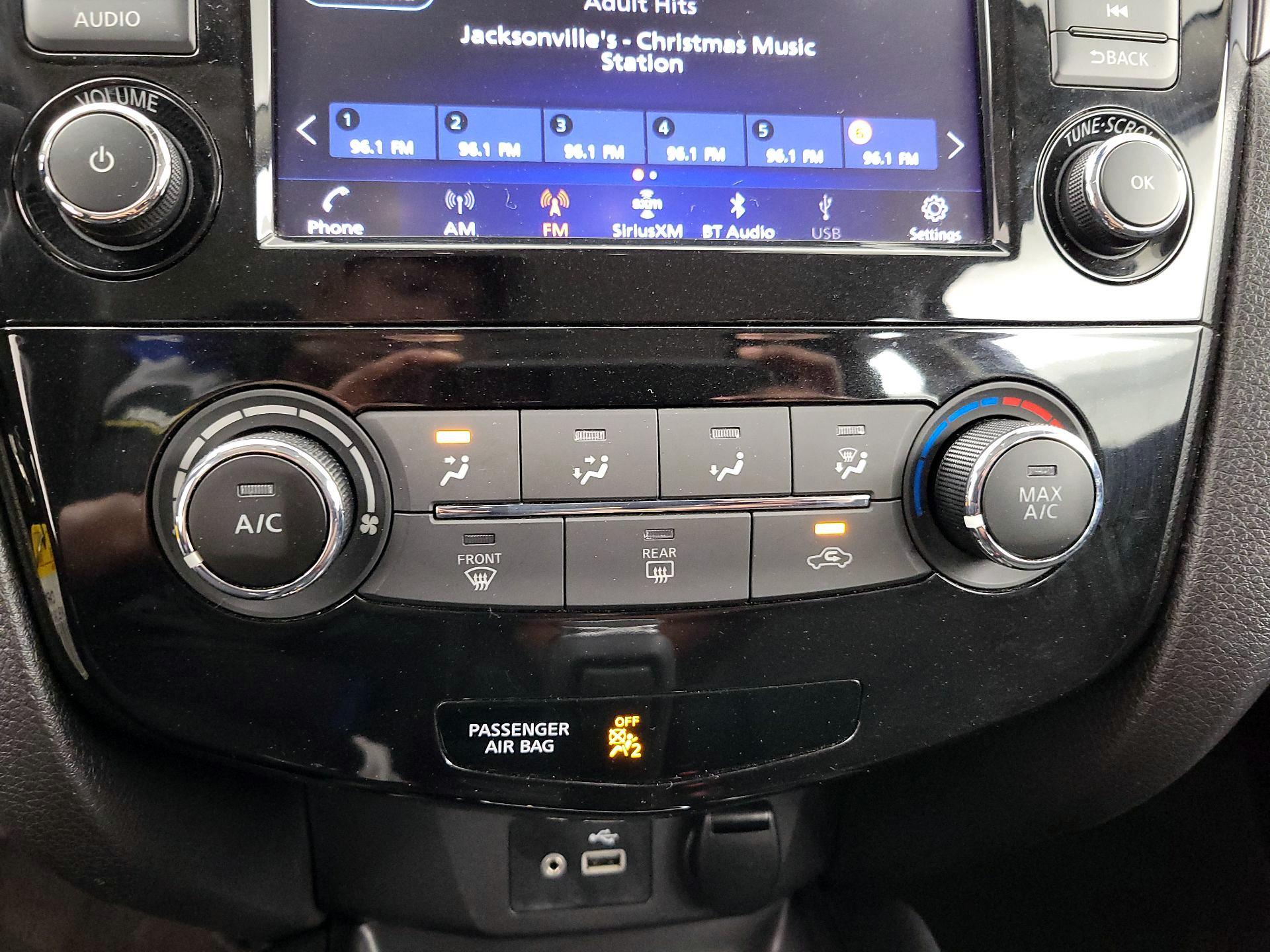 Thumbnail: 2021 Nissan Rogue Sport - 16