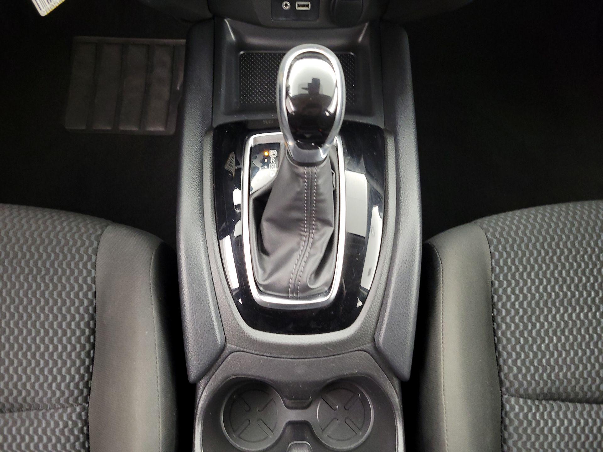 Thumbnail: 2021 Nissan Rogue Sport - 17