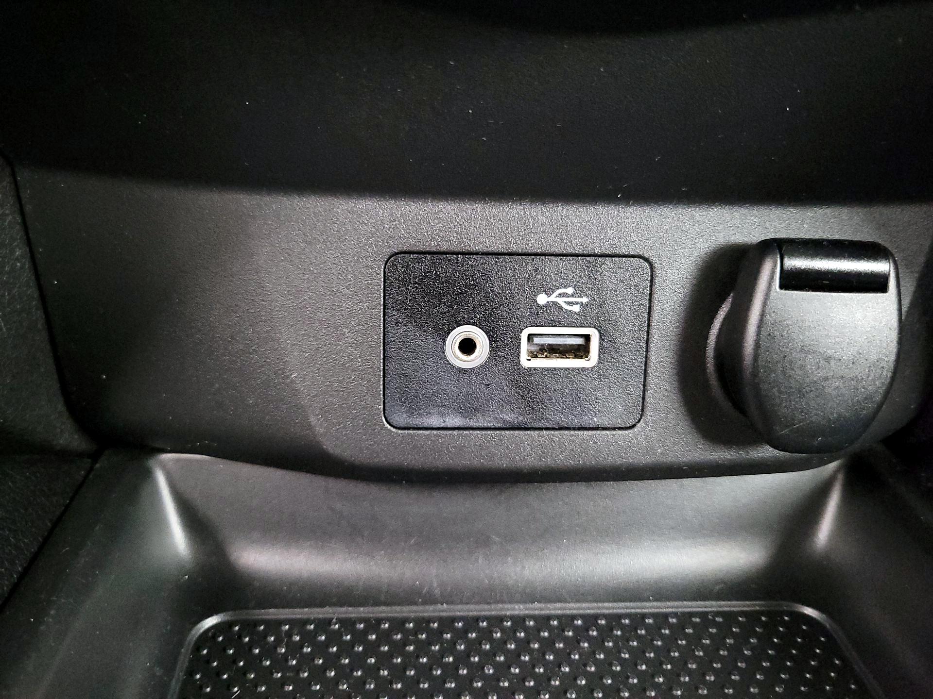 Thumbnail: 2021 Nissan Rogue Sport - 18