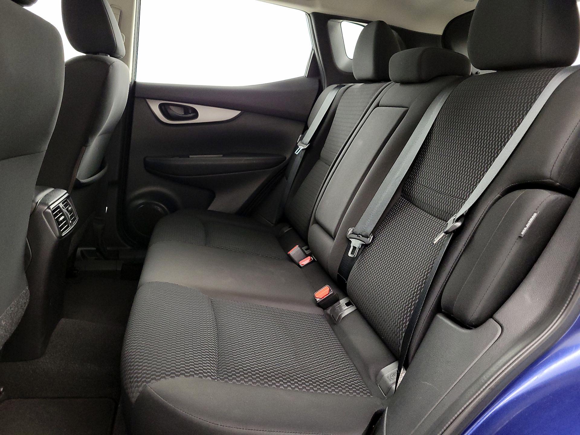 Thumbnail: 2021 Nissan Rogue Sport - 19