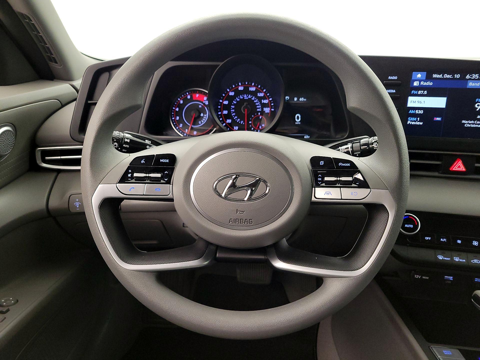 Thumbnail: 2022 Hyundai Elantra - 10