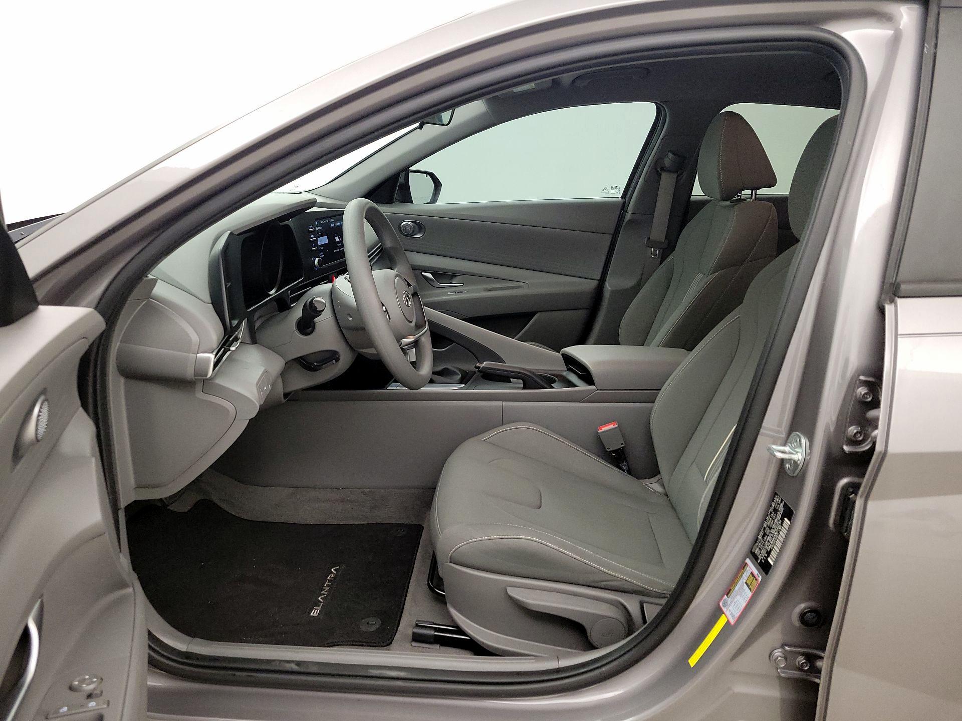 Thumbnail: 2022 Hyundai Elantra - 11